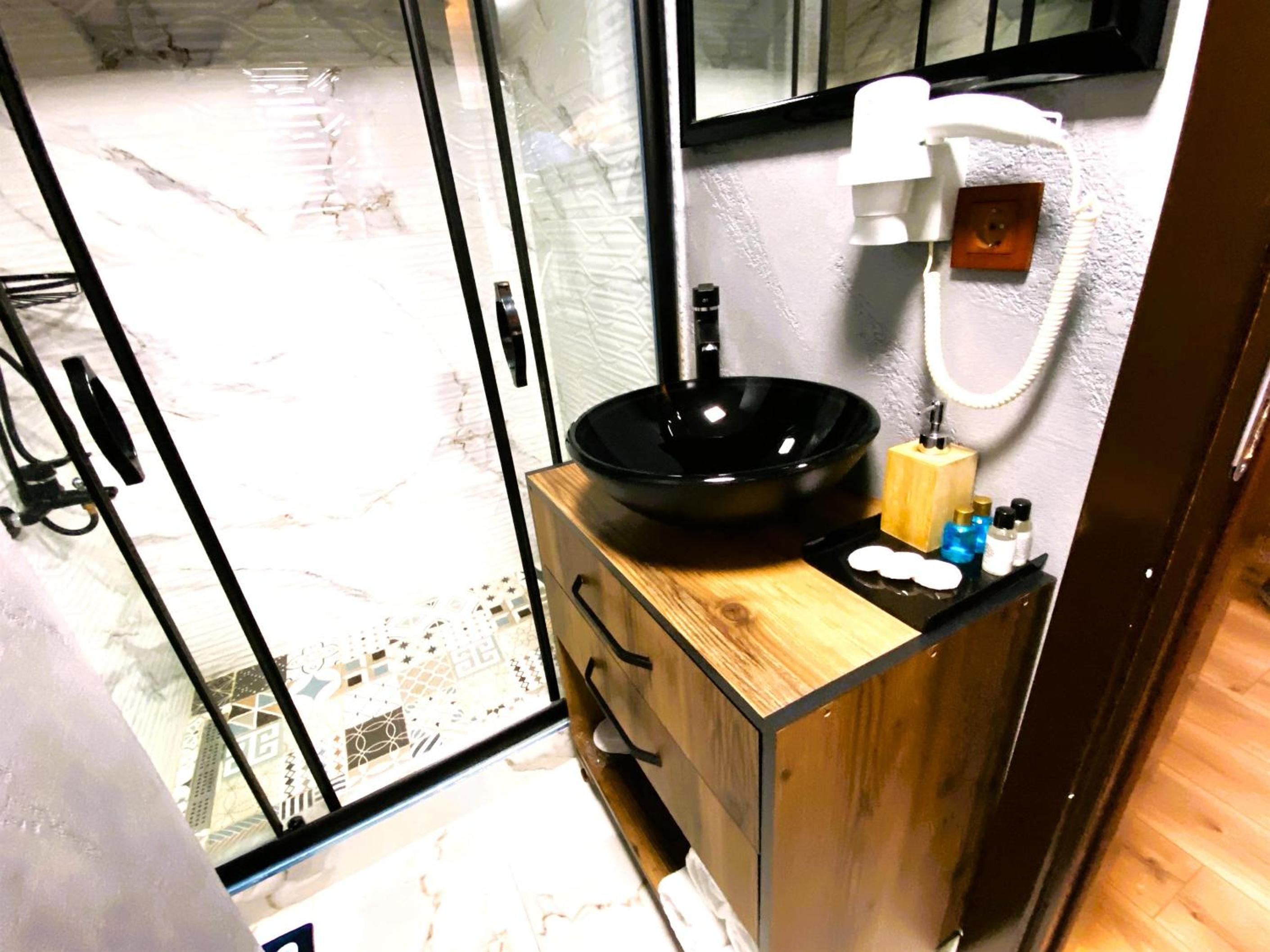 Insta Hotel Karakoy - Image 21