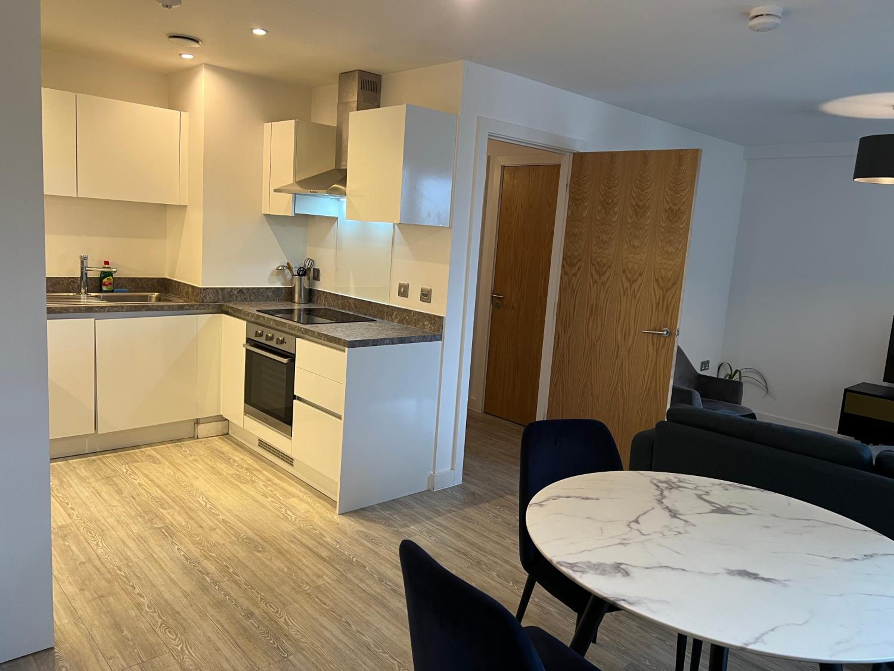 High End 2Bed Duplex Apt With Top Floor Terrace Near City Centre Salford photo 3