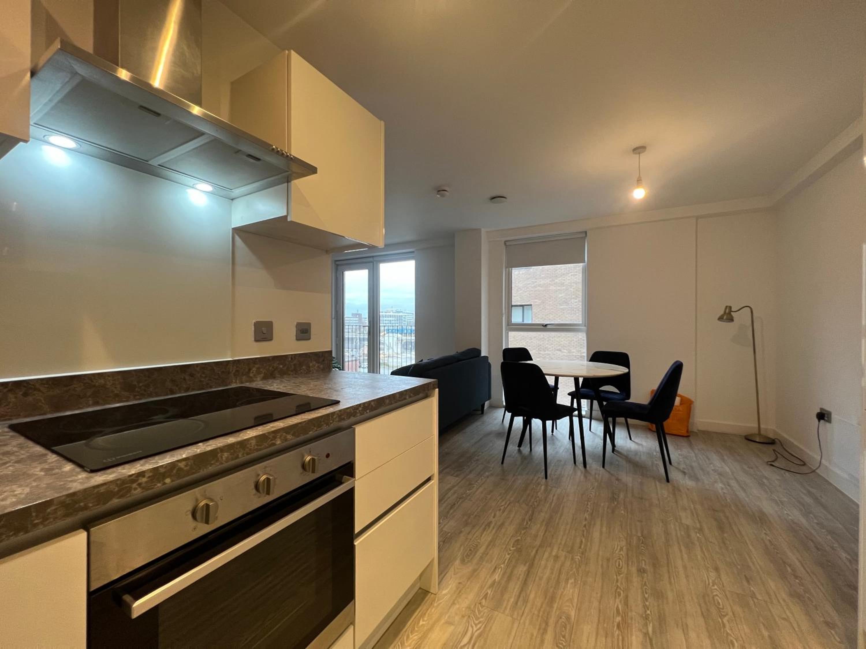 High End 2Bed Duplex Apt With Top Floor Terrace Near City Centre Salford
