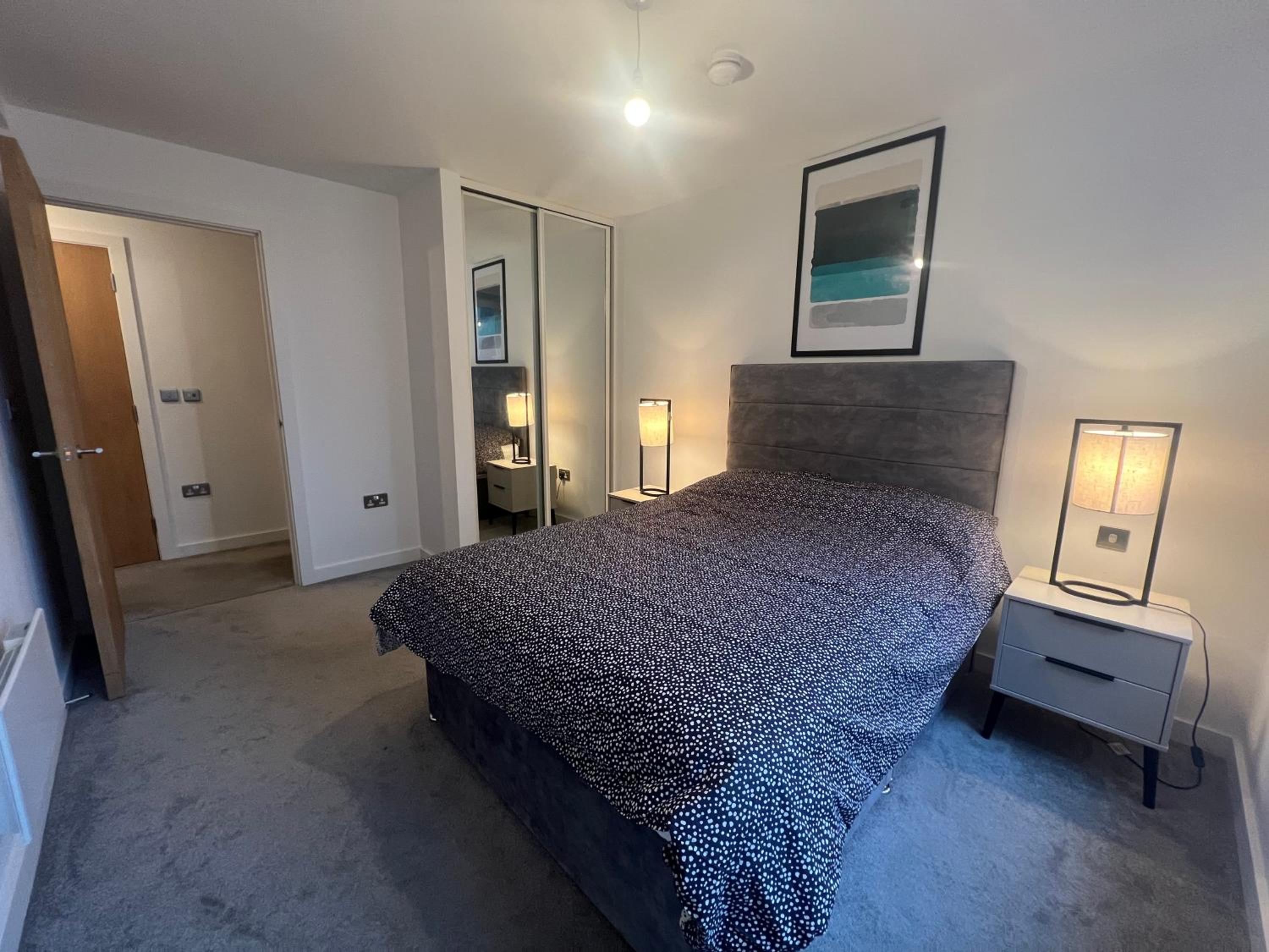 High End 2Bed Duplex Apt With Top Floor Terrace Near City Centre Salford