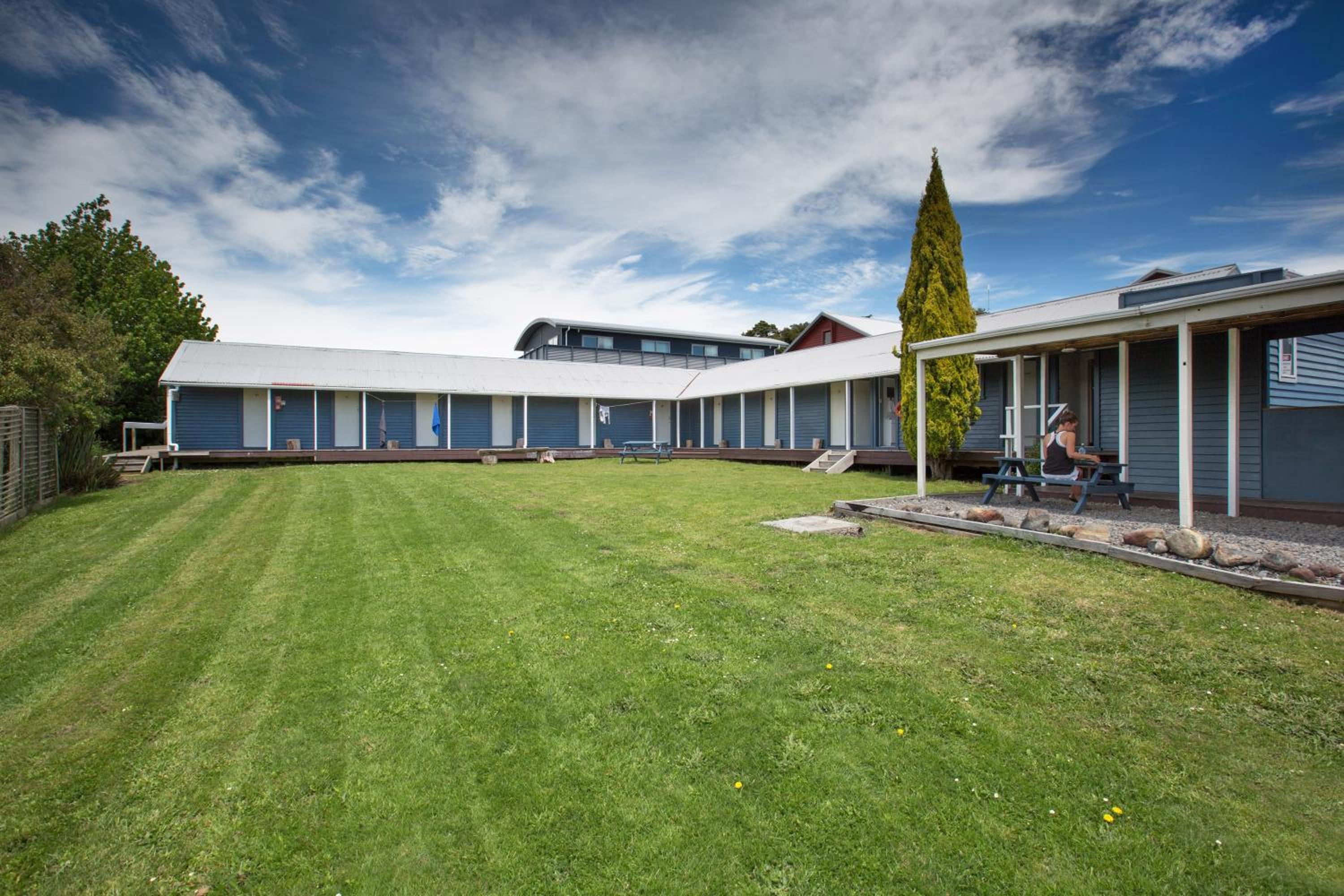 LKNZ Lodge & Cafe