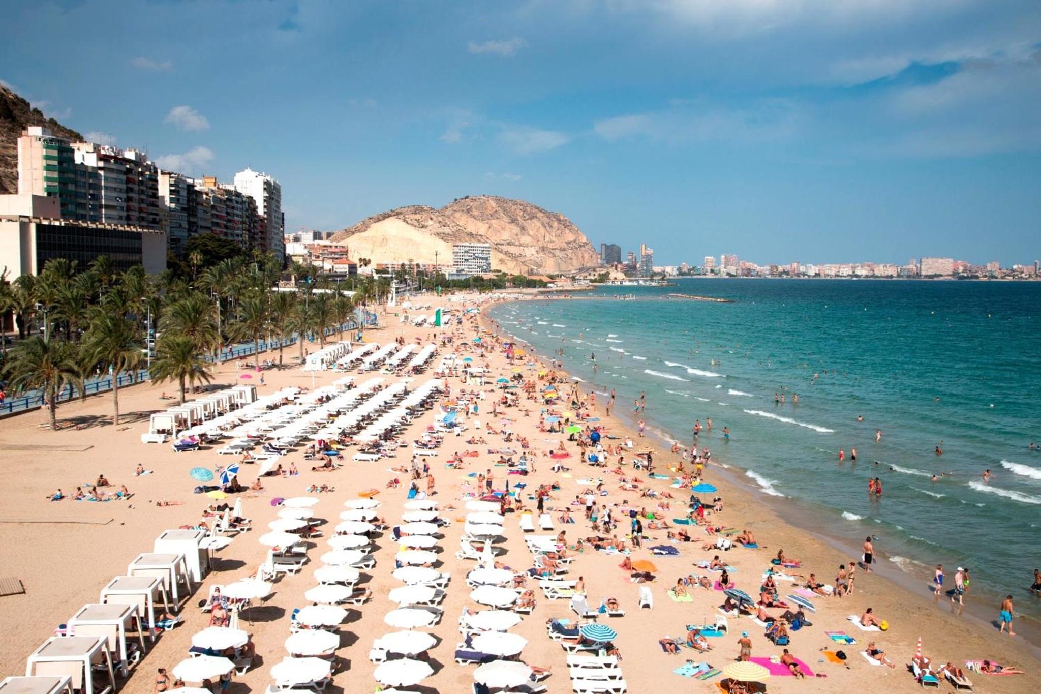 Modern Apartment in Alicante center Beach