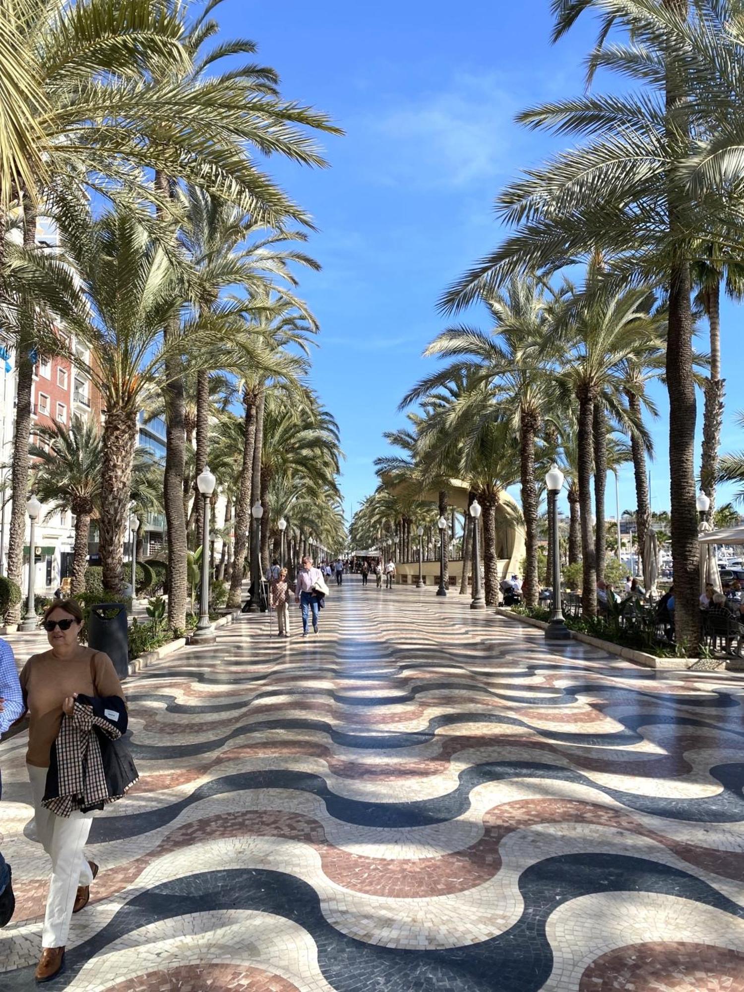 Modern Apartment in Alicante center Beach