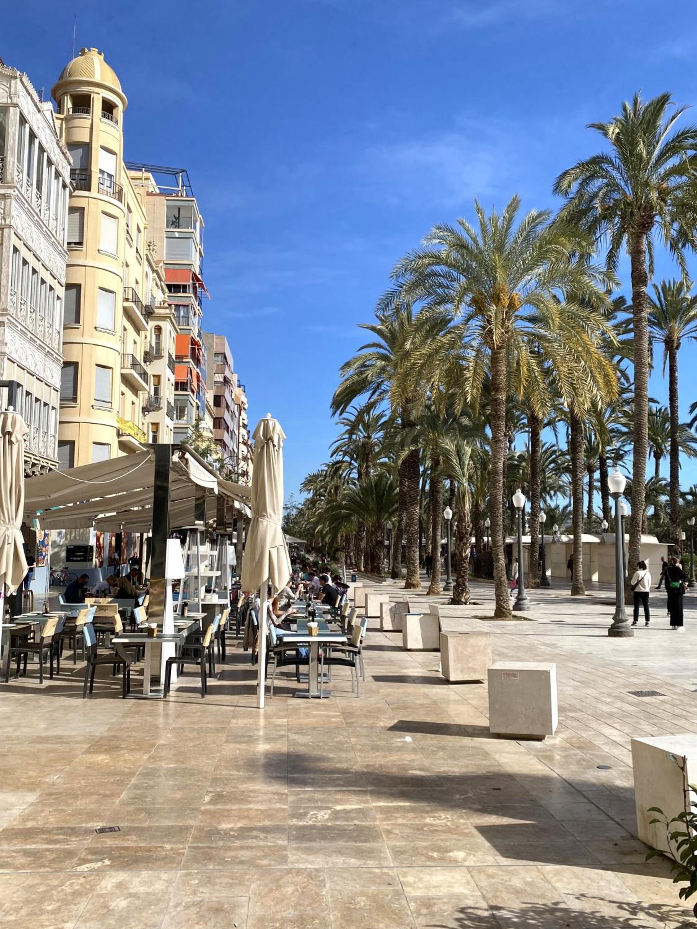 Modern Apartment in Alicante center Beach