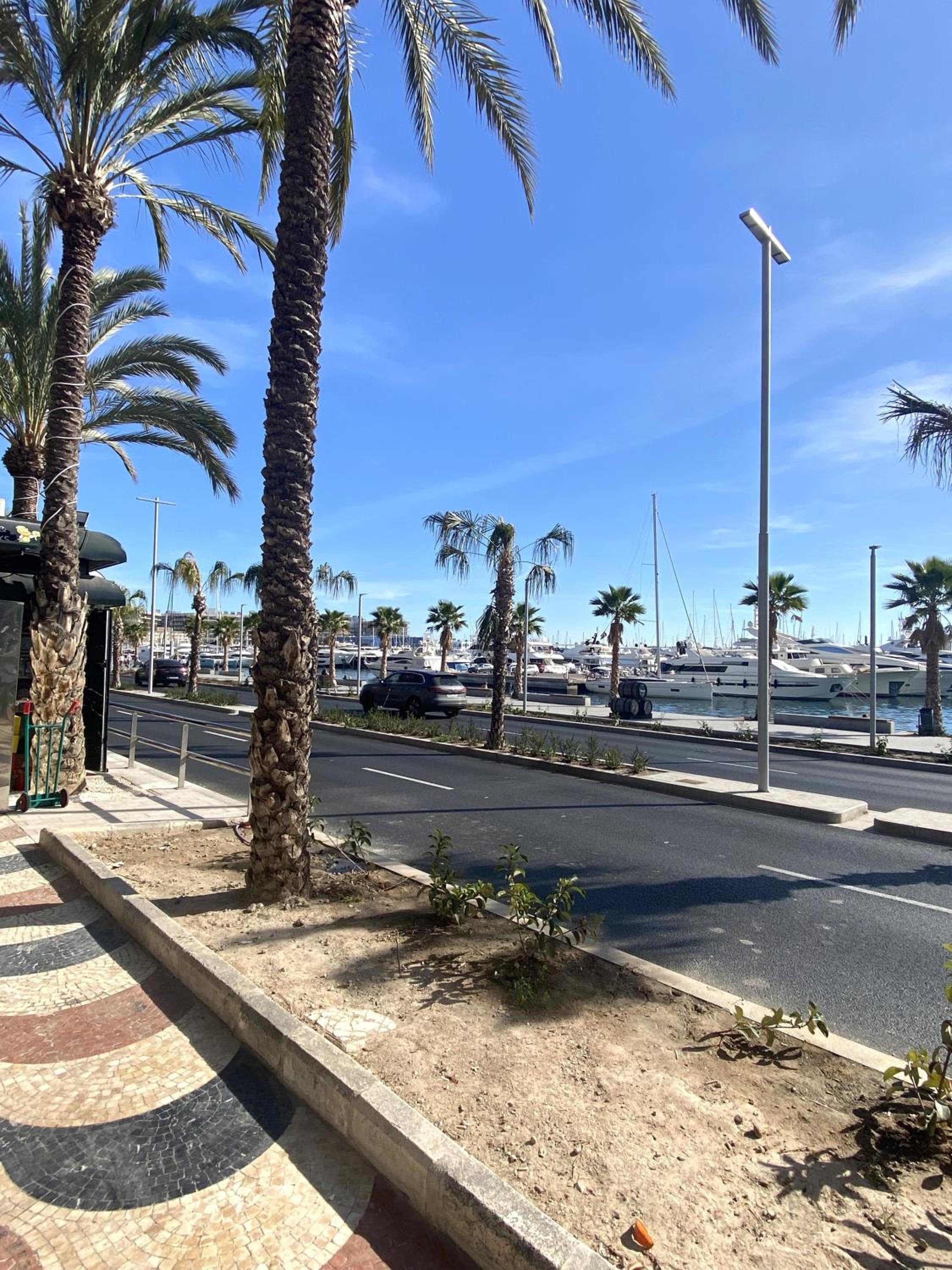 Modern Apartment in Alicante center Beach