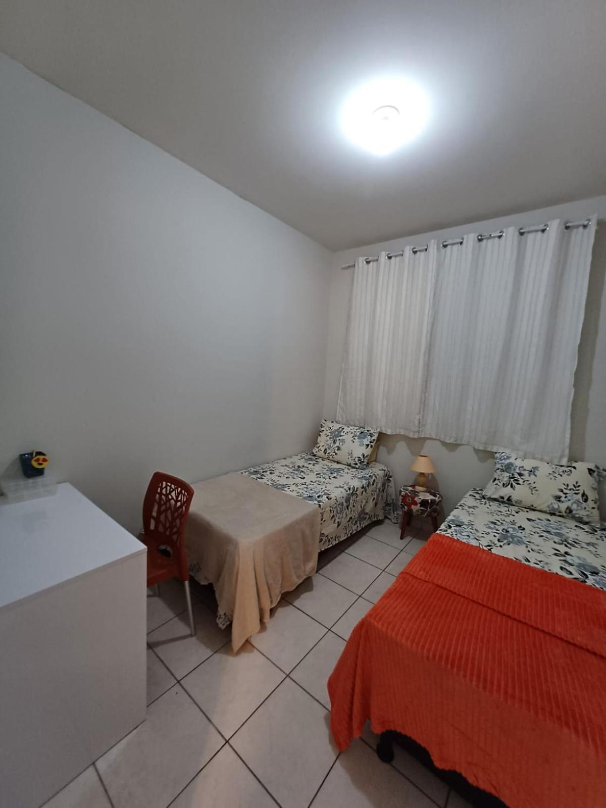 Apartamento com AR Condicionado splint, condomínio com piscina 2 Qts, próximo à praias e ao pavilhão de Carapina com portaria 24h