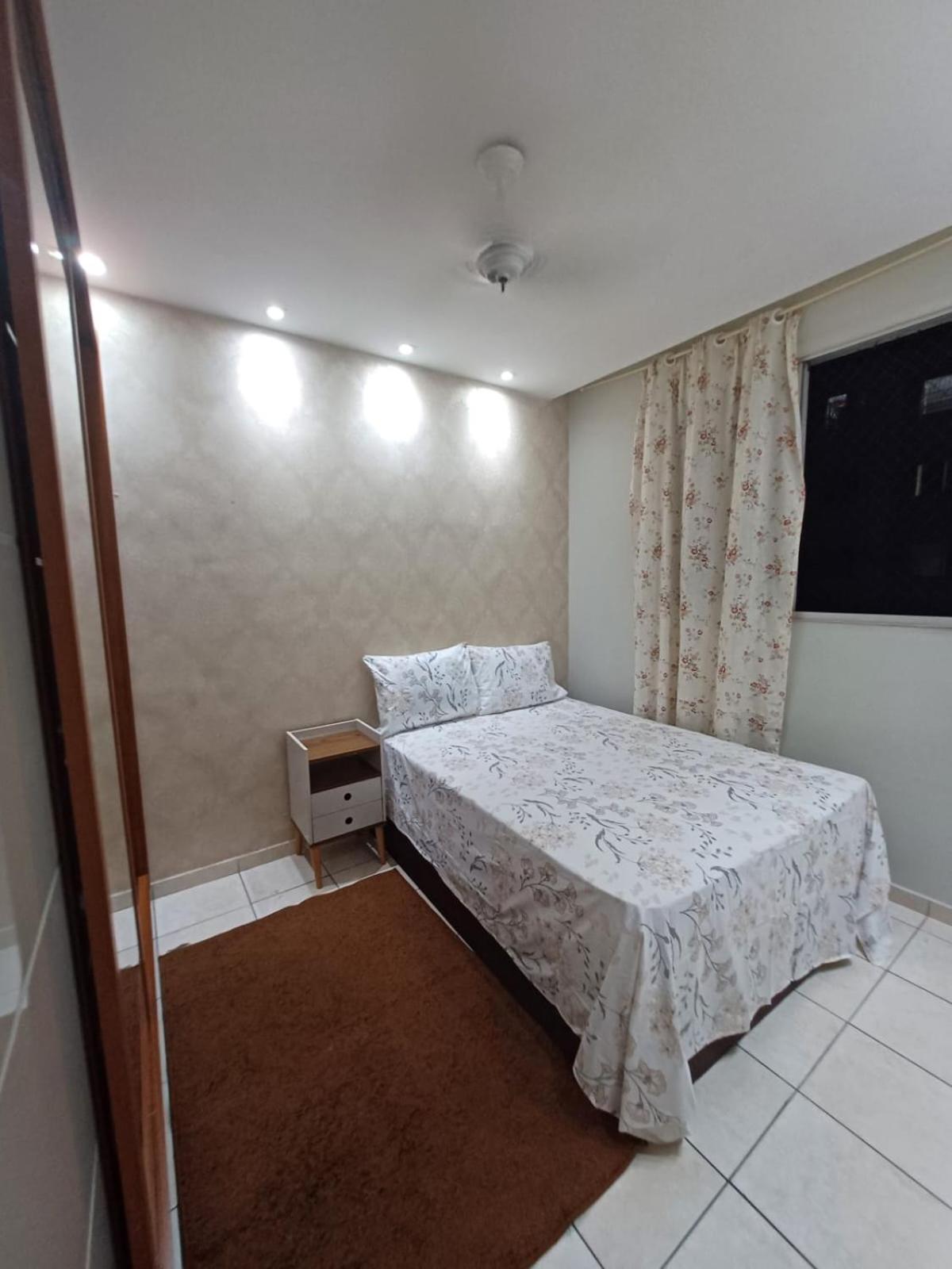 Apartamento com AR Condicionado splint, condomínio com piscina 2 Qts, próximo à praias e ao pavilhão de Carapina com portaria 24h