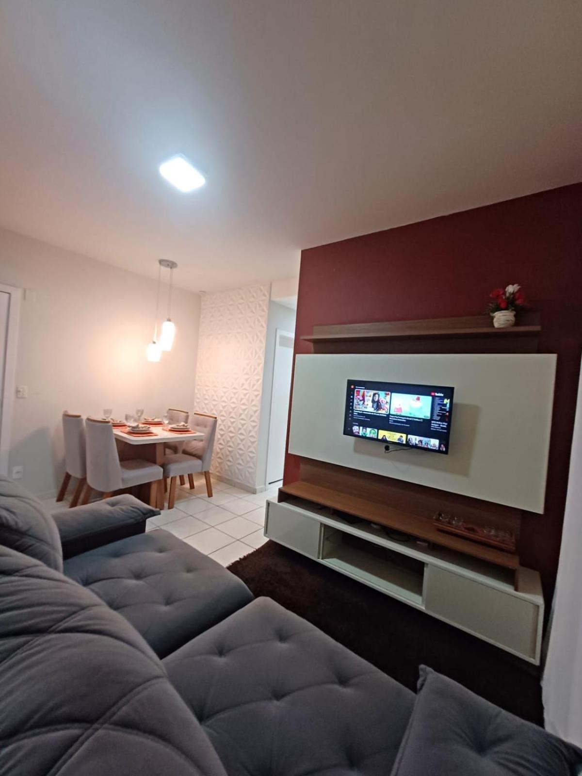 Apartamento com AR Condicionado splint, condomínio com piscina 2 Qts, próximo à praias e ao pavilhão de Carapina com portaria 24h