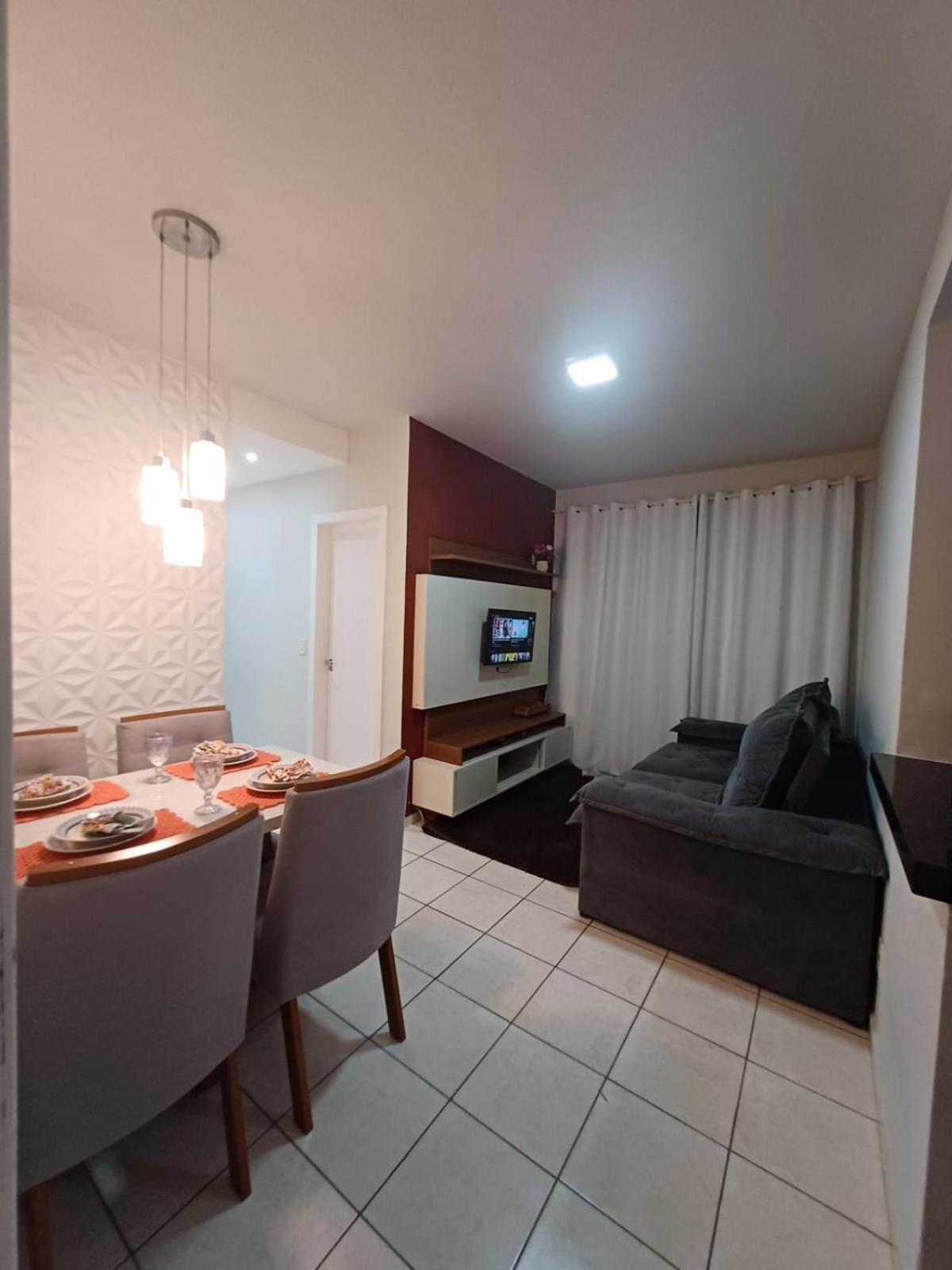 Apartamento com AR Condicionado splint, condomínio com piscina 2 Qts, próximo à praias e ao pavilhão de Carapina com portaria 24h