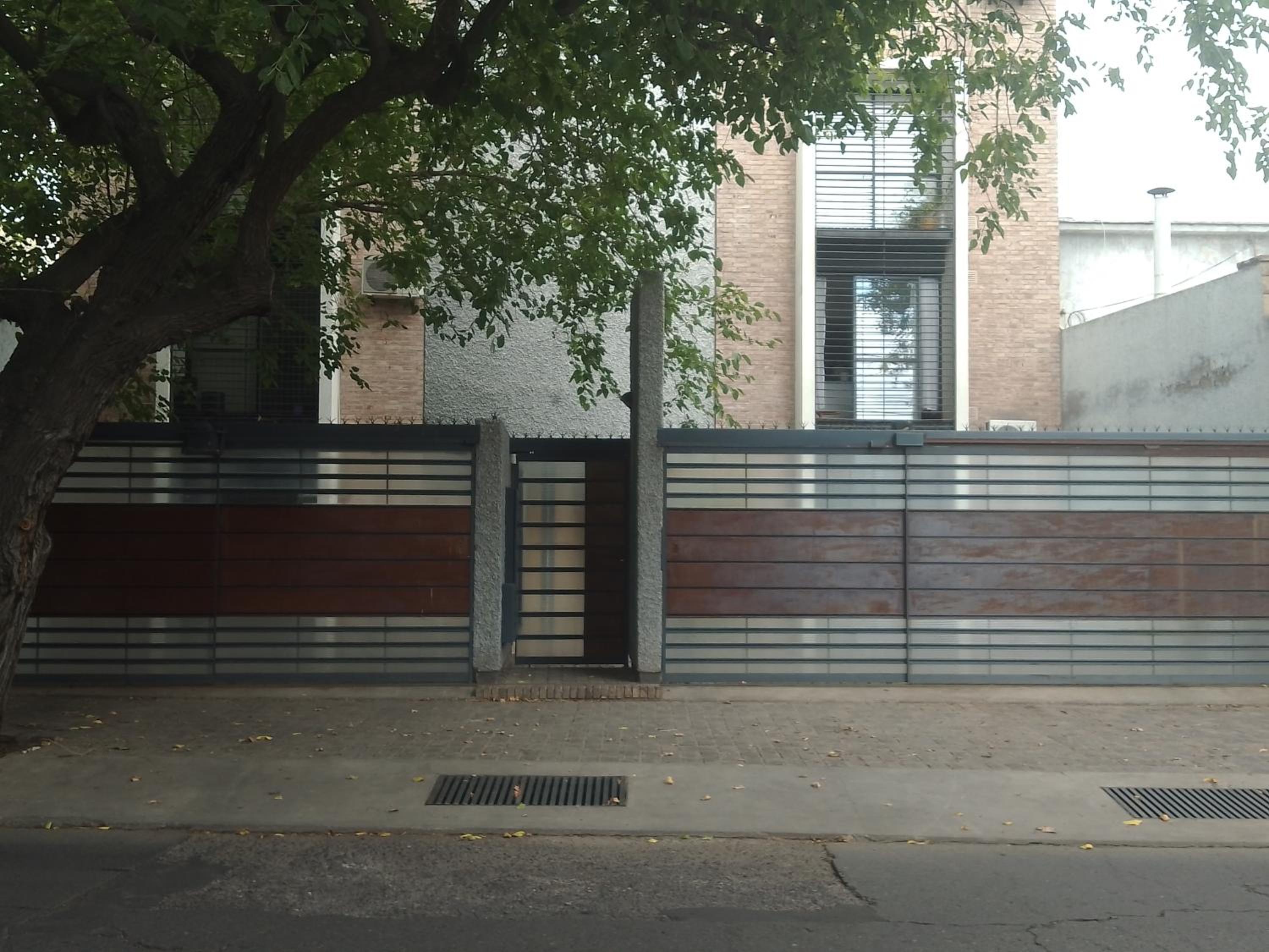 Departamento calle Belgrano Godoy Cruz con cochera