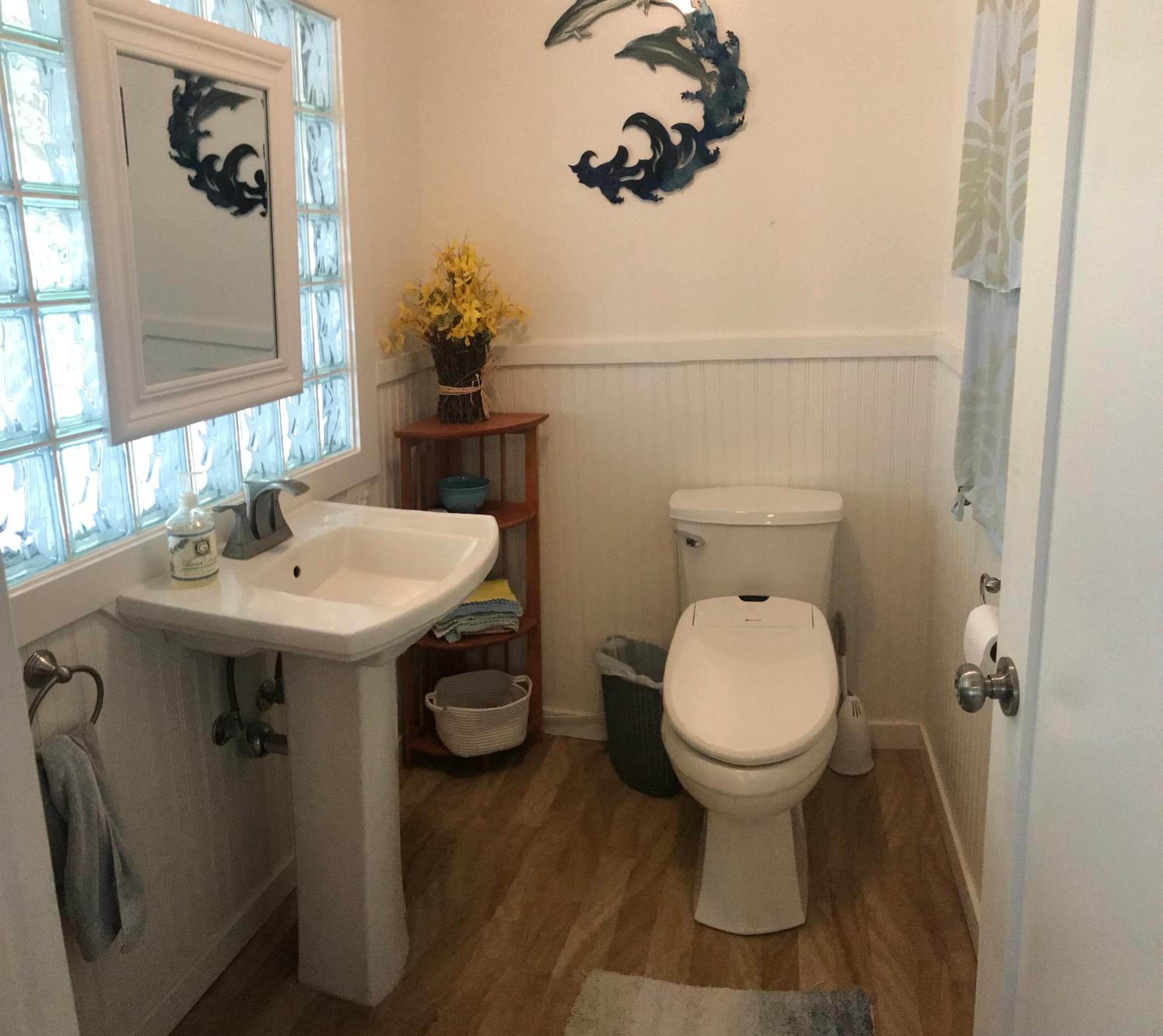 Eco-friendly Sanctuary on Kealakekua Bay. Charming Hawaiian Style with Air Con