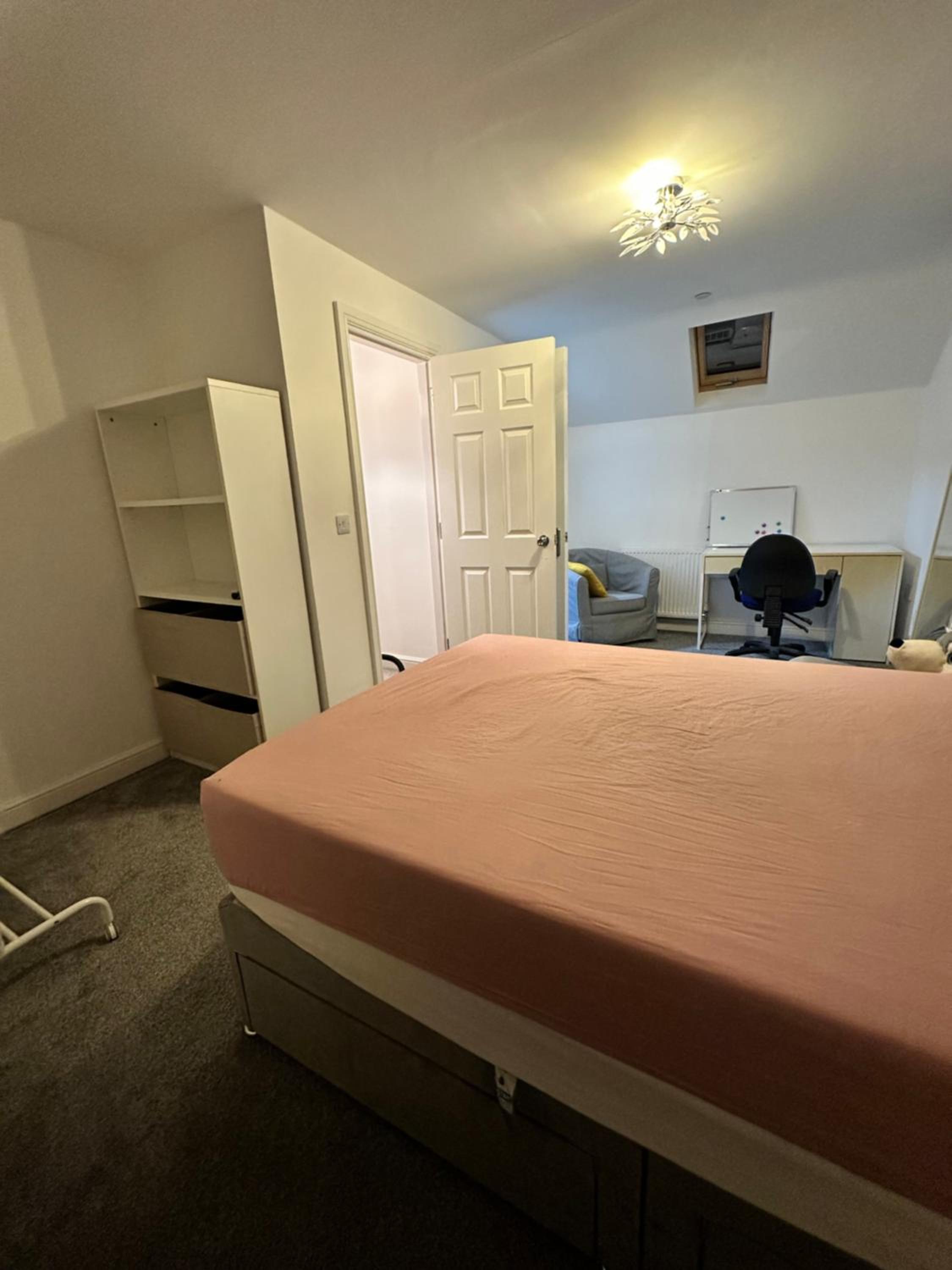 Elegant room near Deansgate Towers Manchester