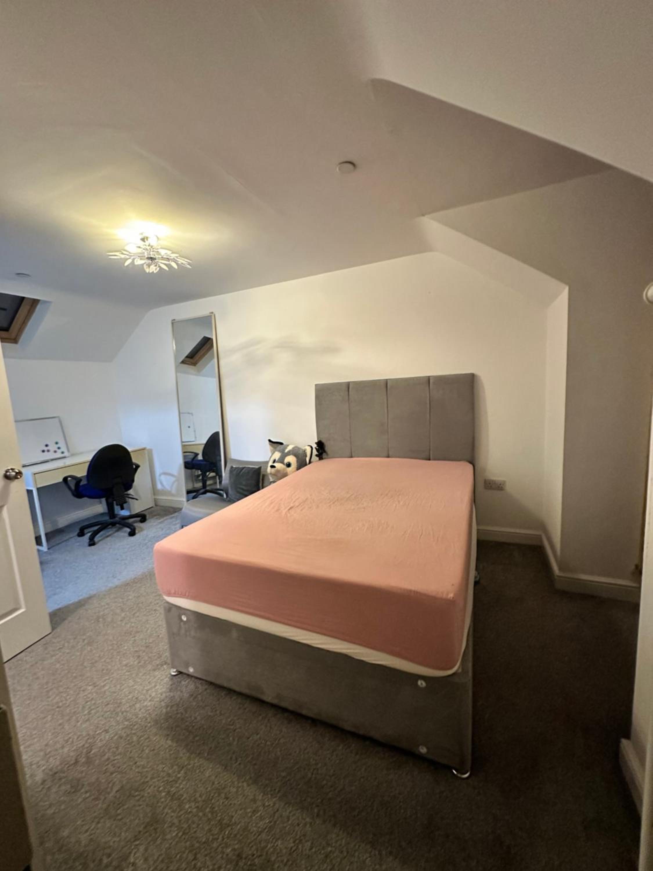 Elegant room near Deansgate Towers Manchester