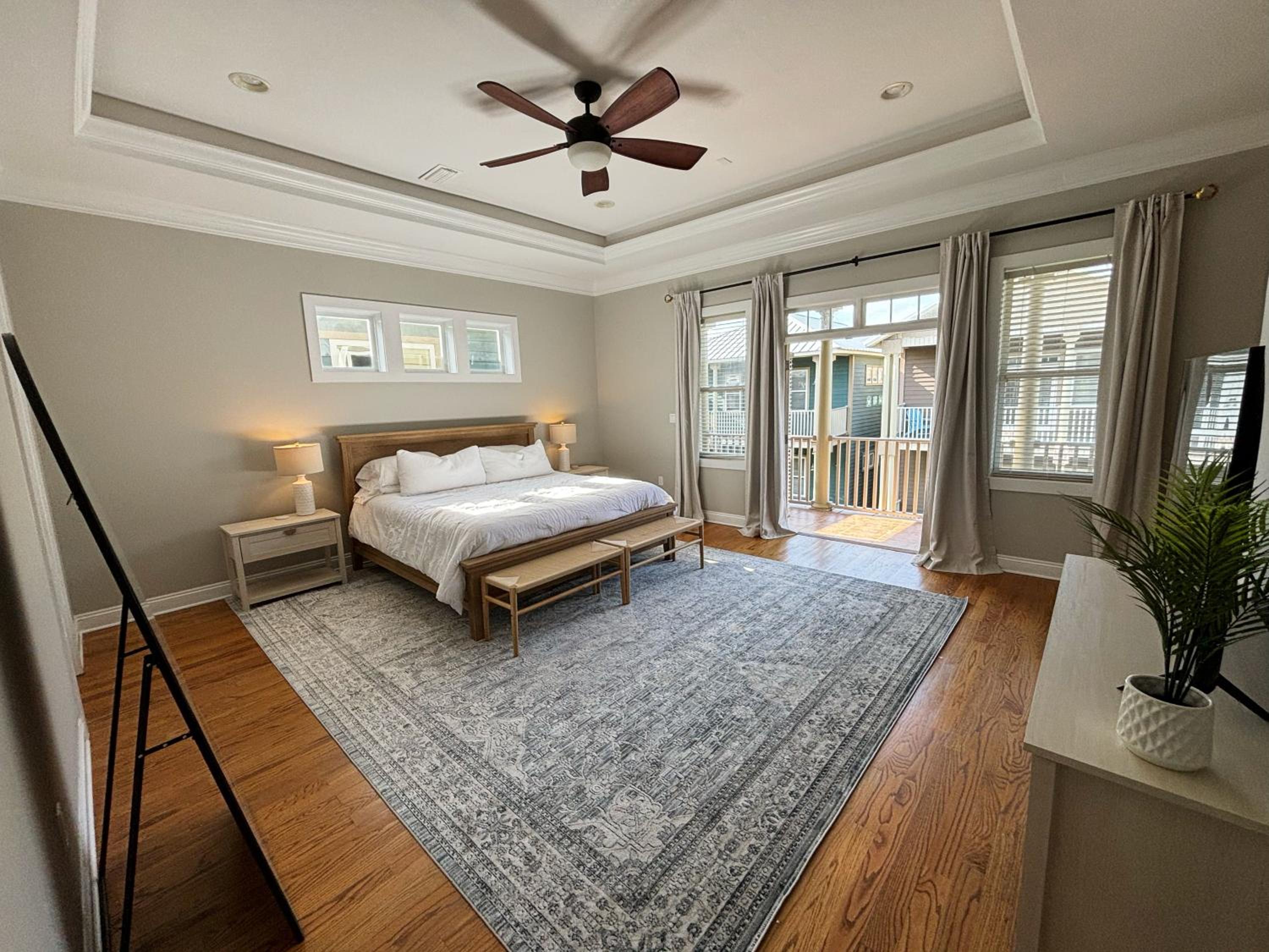 Cozy Beach House, Heated Pool , Fast WiFi view 3