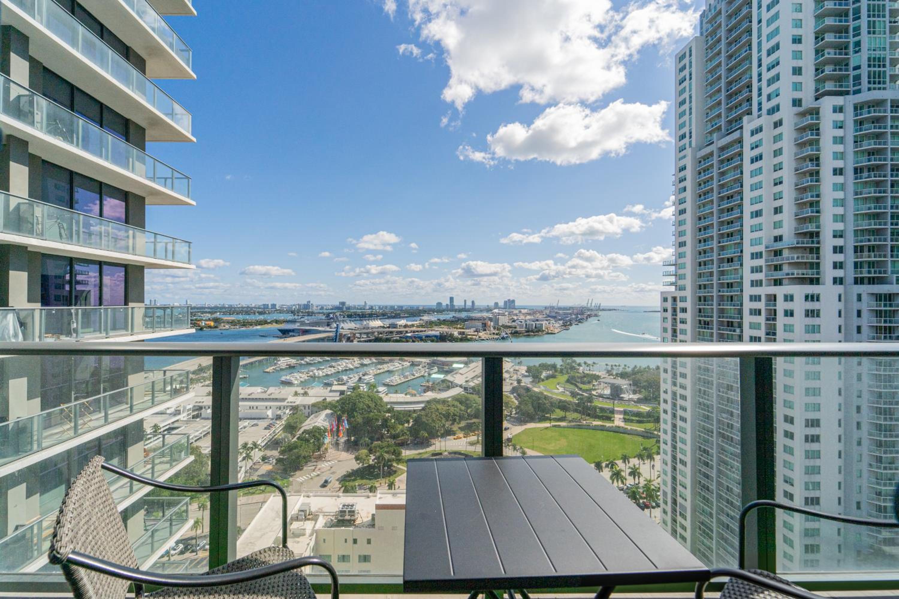 Devereaux Miami Luxury One-Bedroom and Studios