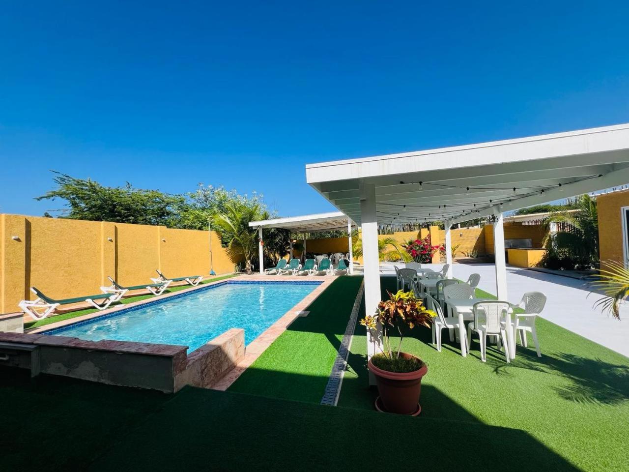 The Gold Vacation Apartments & Villa Aruba
