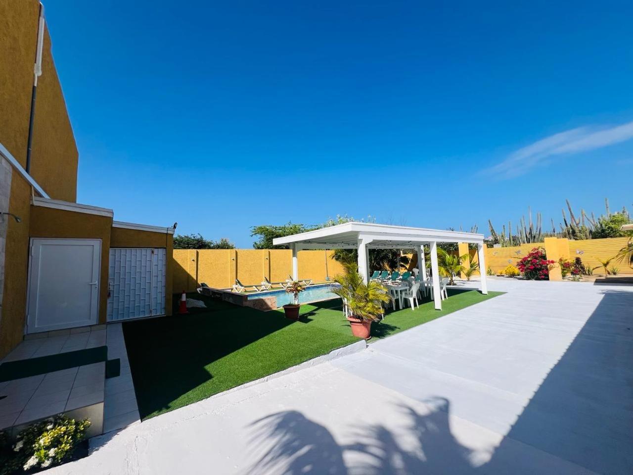 The Gold Vacation Apartments & Villa Aruba