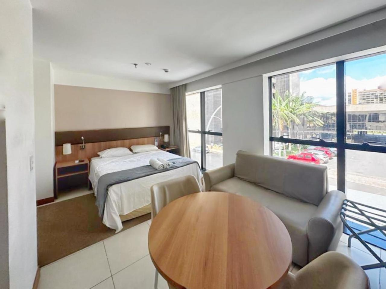 Alugueasy - Hotel Athos Bulcão