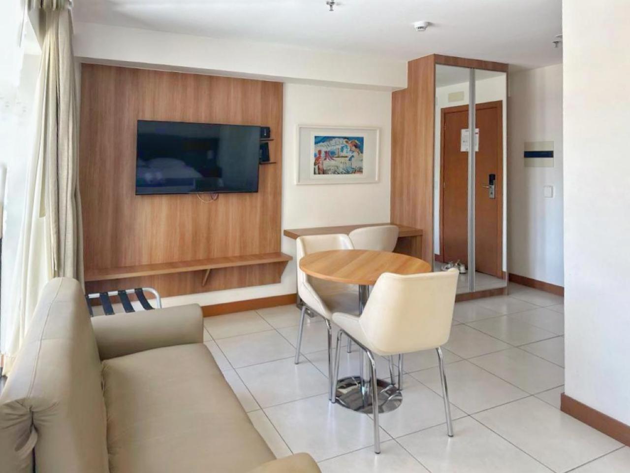 Alugueasy - Hotel Athos Bulcão