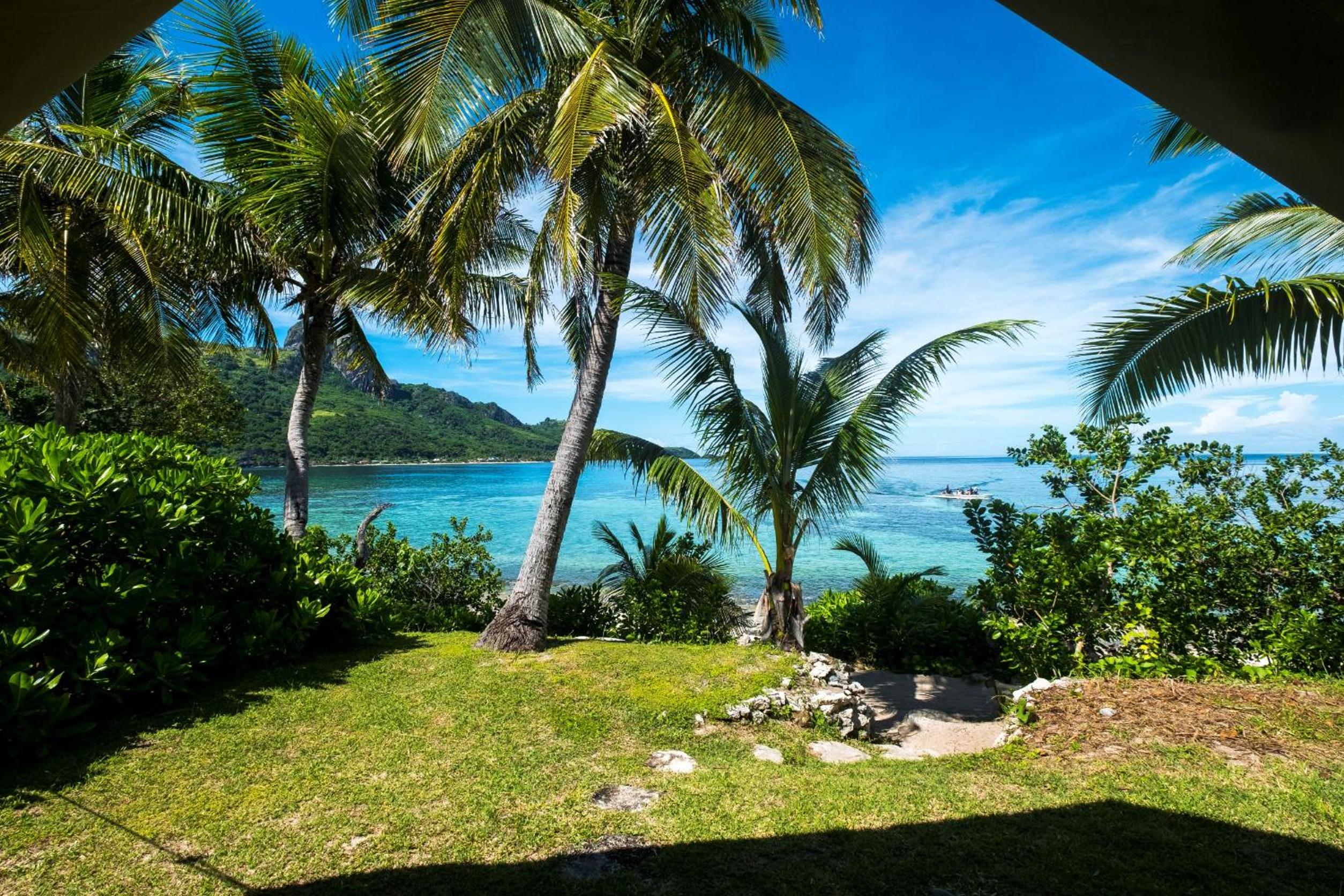 Barefoot Kuata Island Resort