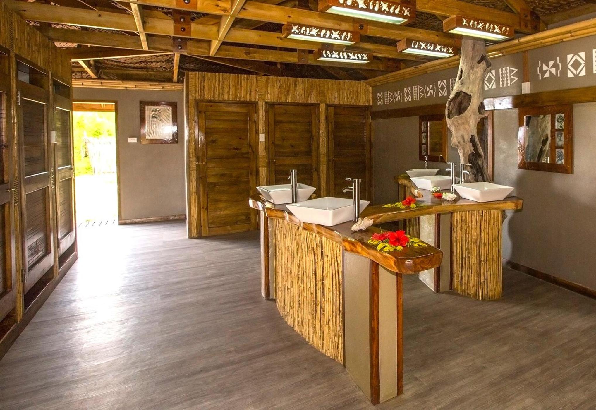 Barefoot Kuata Island Resort