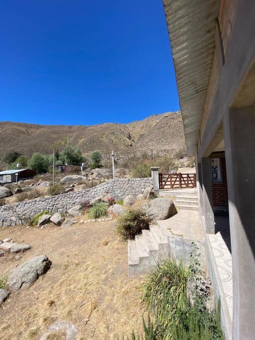 Casa en la montaña con gran vista al valle y lago