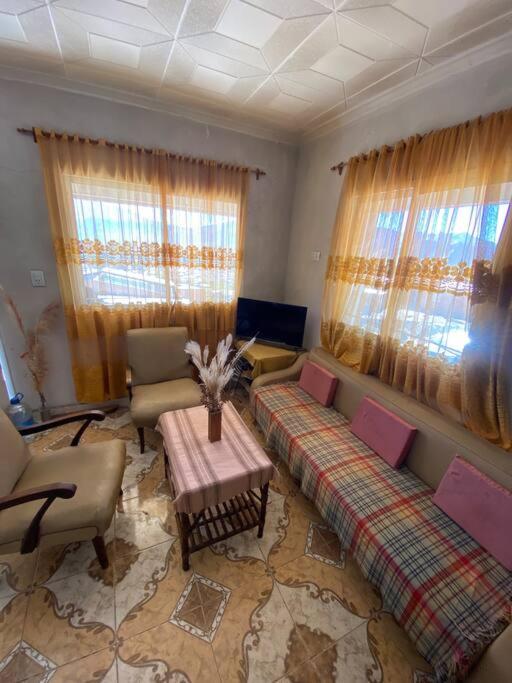 Casa en la montaña con gran vista al valle y lago