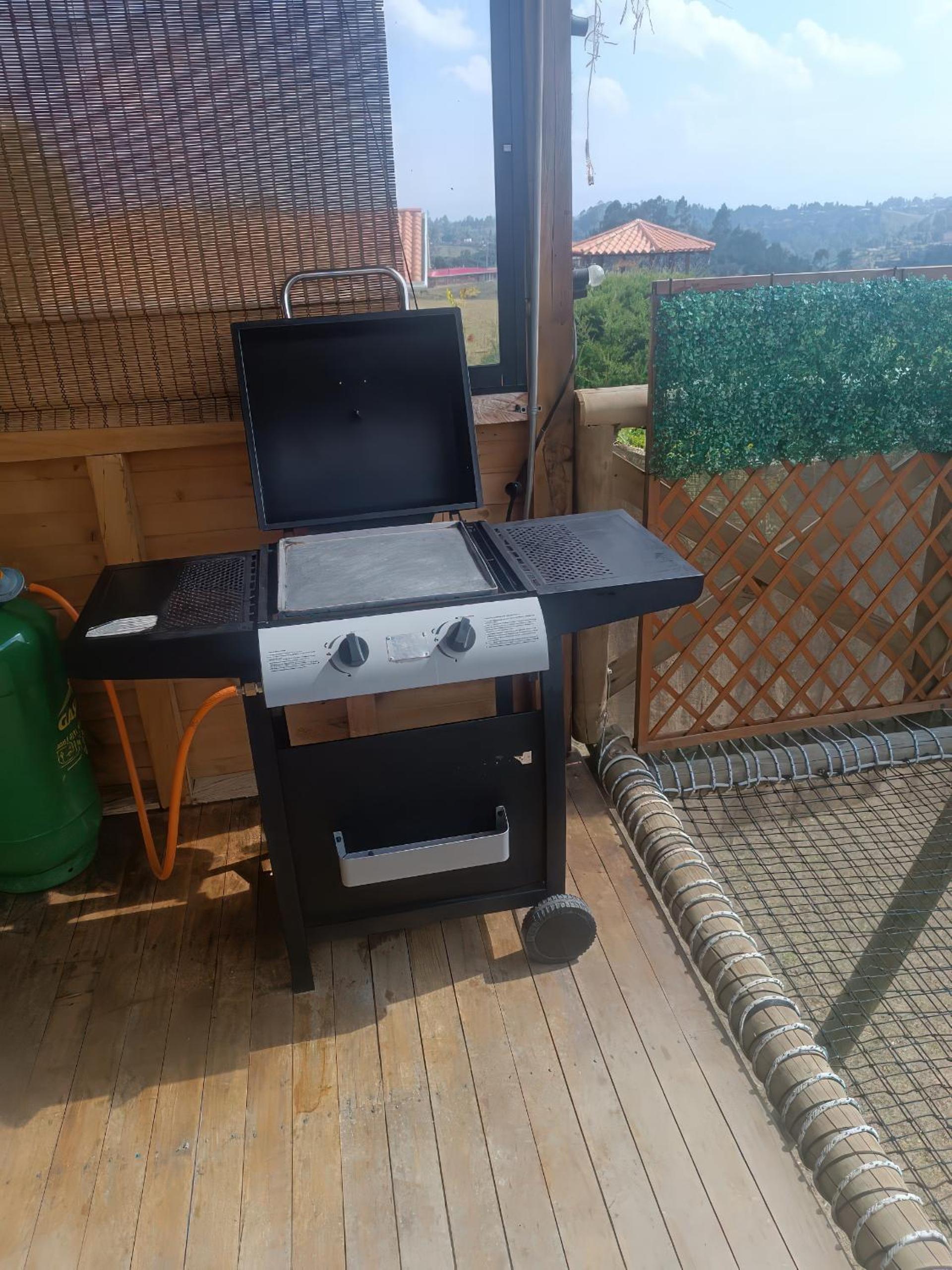 Cabaña con Jacuzzi/Zona BBQ y Malla catamarán en Guarne