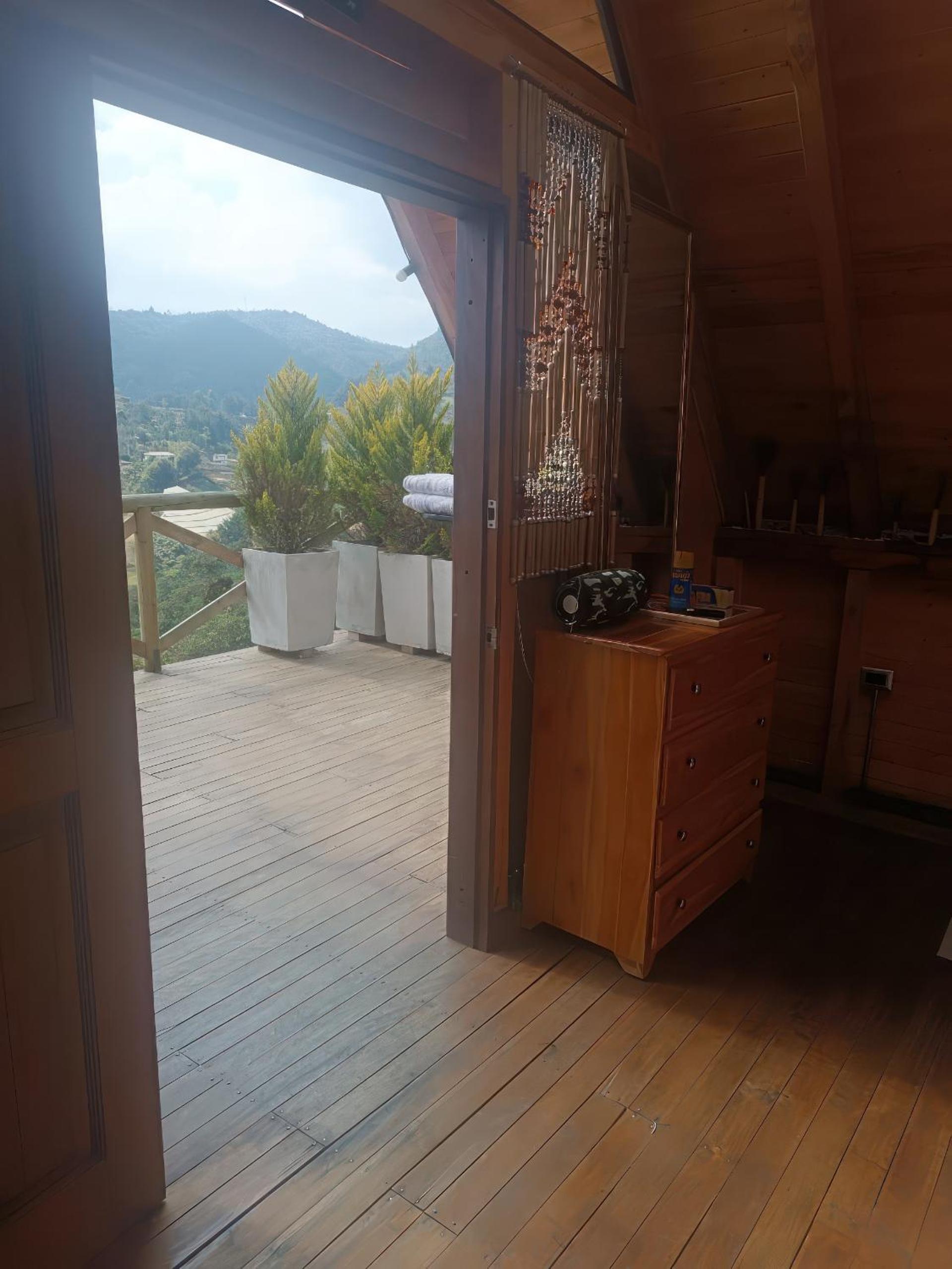 Cabaña con Jacuzzi/Zona BBQ y Malla catamarán en Guarne