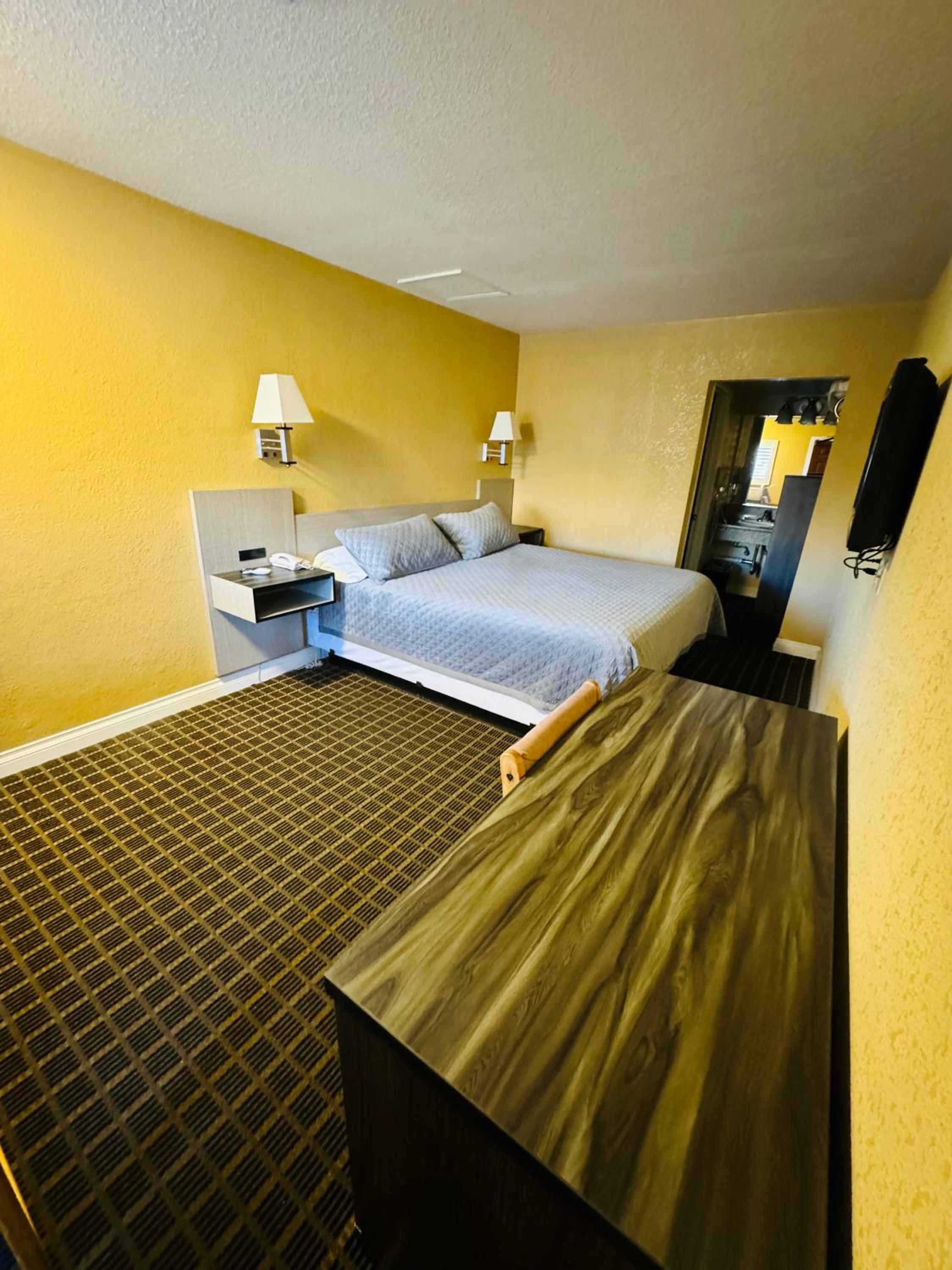 Mount Whitney Motel view 4