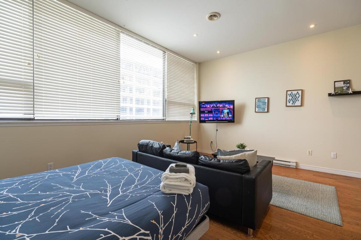 Sunny Downtown Loft #2