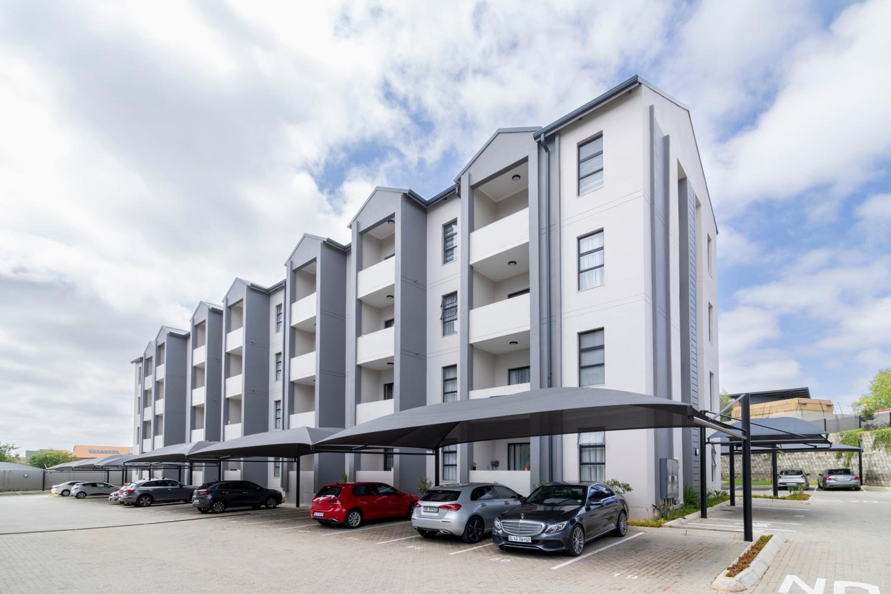 Hotel The Ace apartment @50 on lever(with backup power) - Image 1