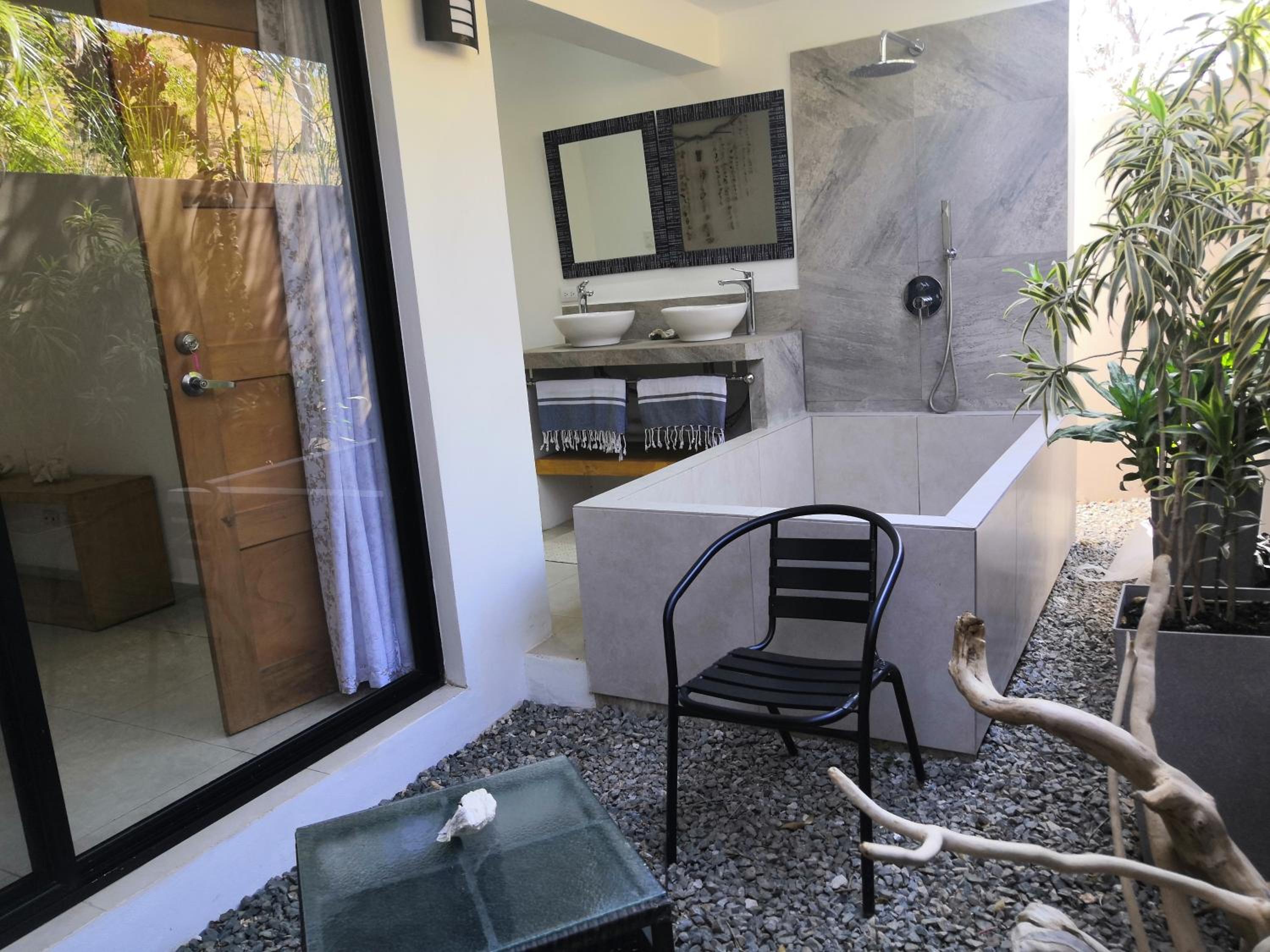 Casa Crucero Verde , 5mn walk to the Tamarindo beach and town