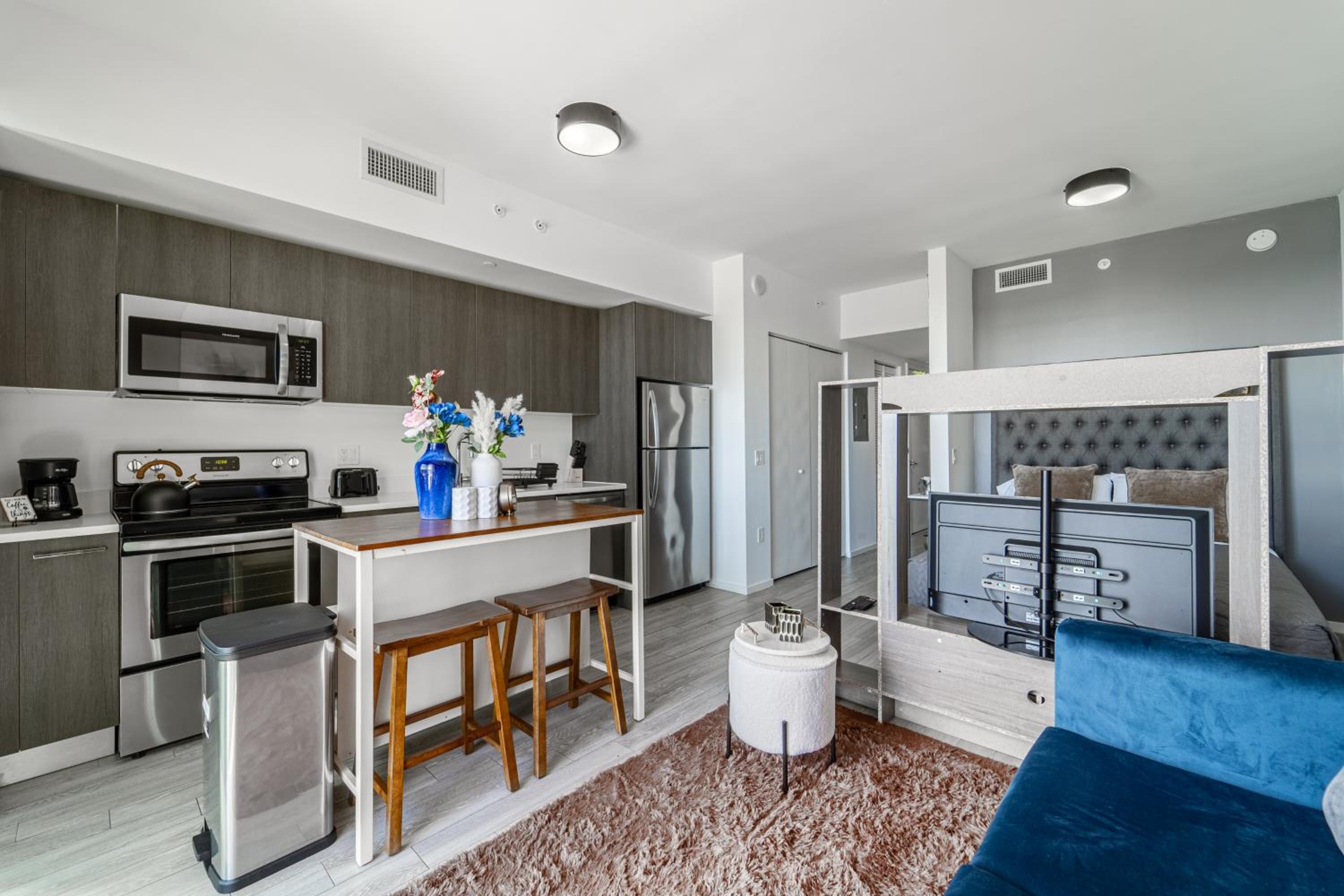 Devereaux Miami 2 Bedroom, 1 Bedroom, and Studio Condos with Balconies