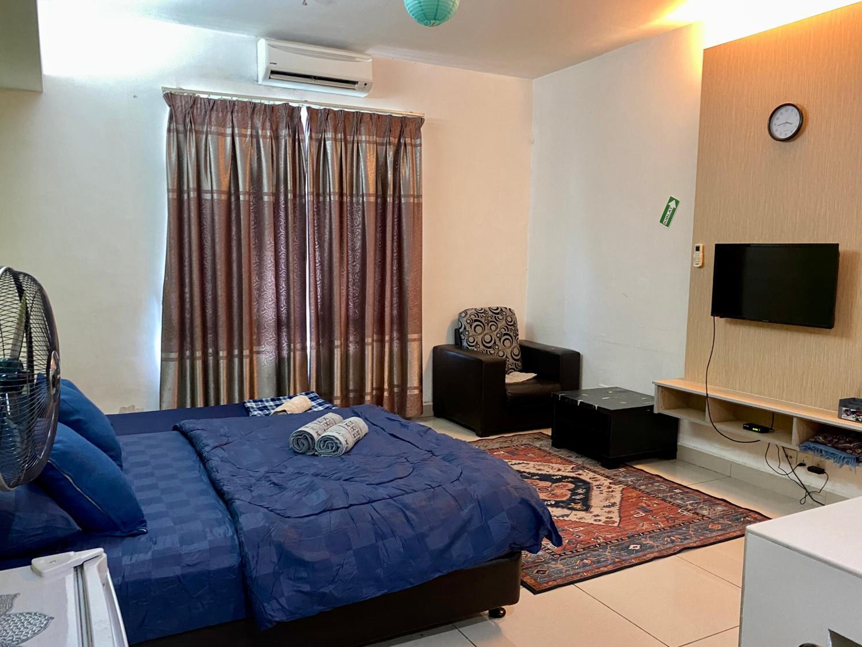 Private Studio Viana Court Service Apartment 2 with private parking photo 6