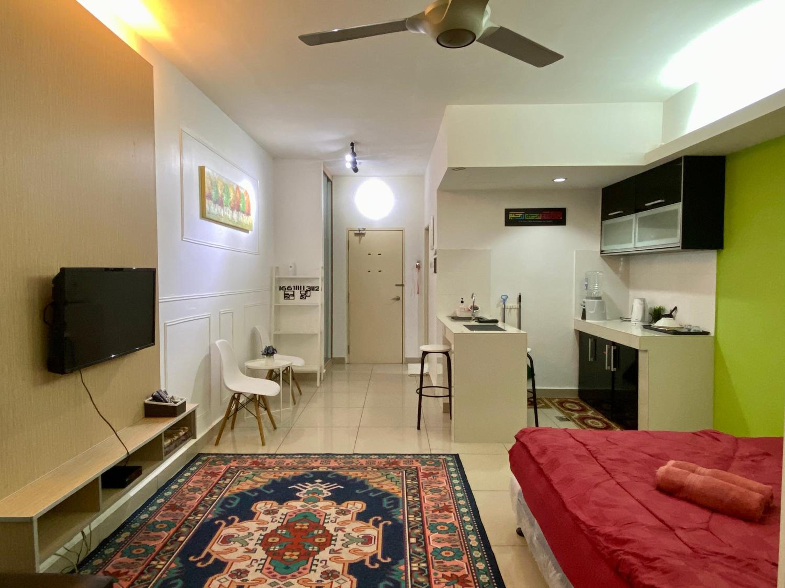 Private Studio Viana Court Service Apartment 3 with private parking photo 6