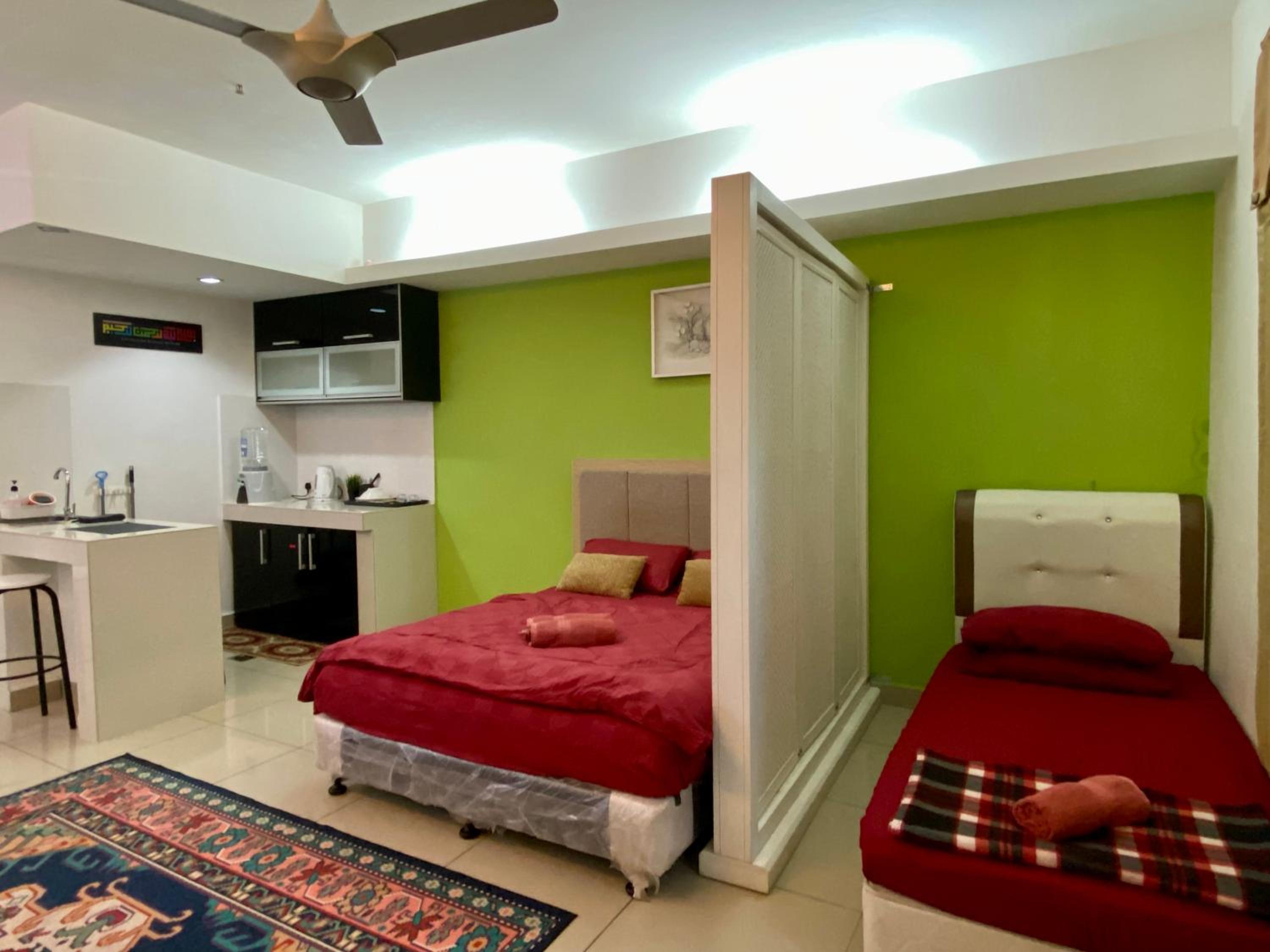 Private Studio Viana Court Service Apartment 3 with private parking photo 3