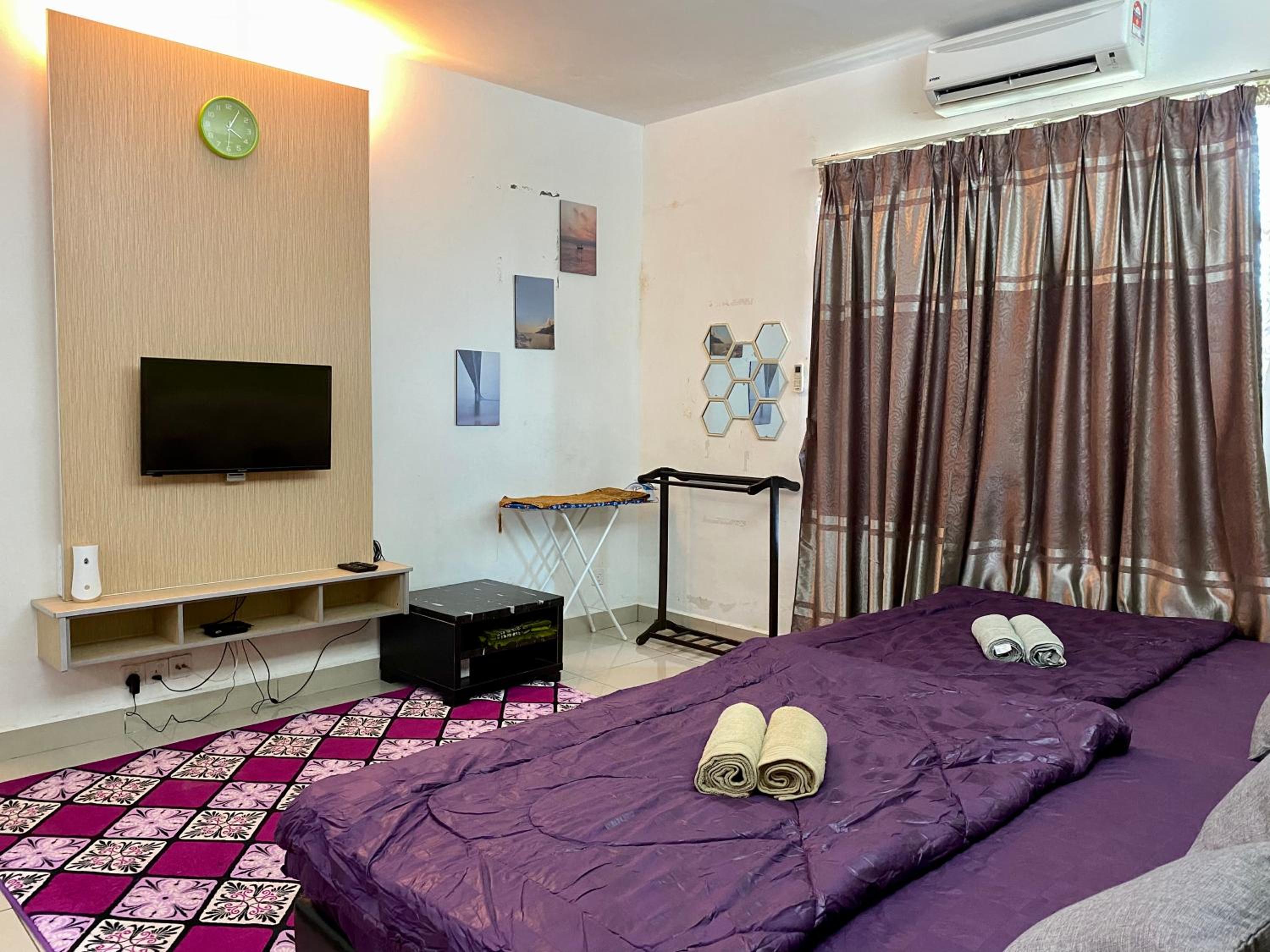 Private Studio Viana Court Service Apartment 4 with private parking view 5
