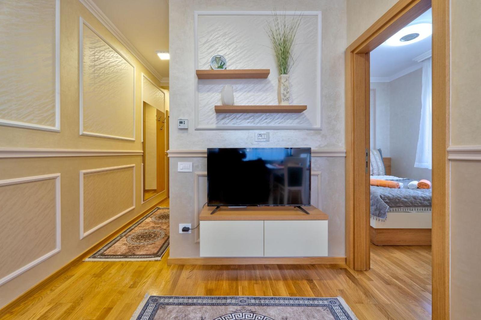 Apartmani Mitrovic view 2