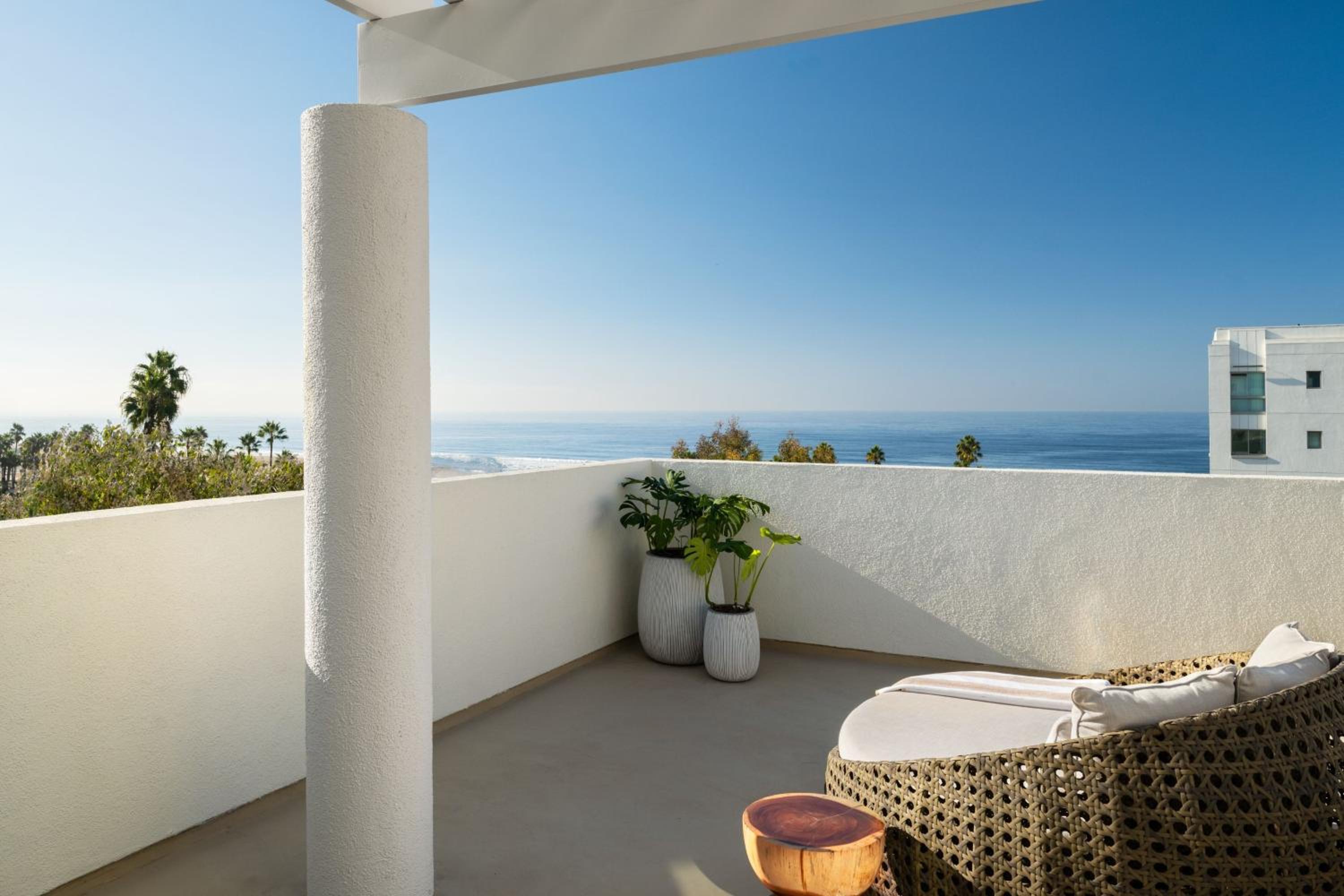 Sandbourne Santa Monica, Autograph Collection
