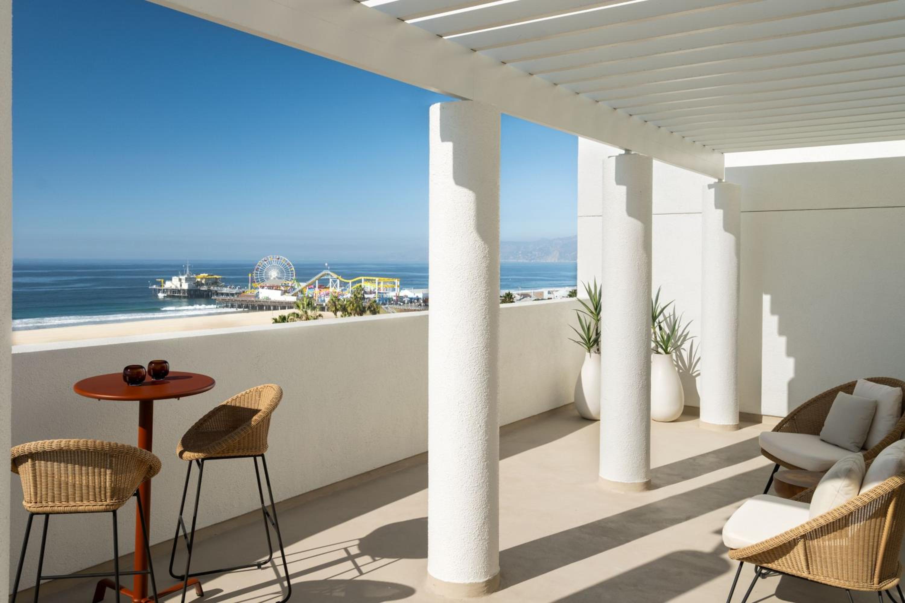 Sandbourne Santa Monica, Autograph Collection