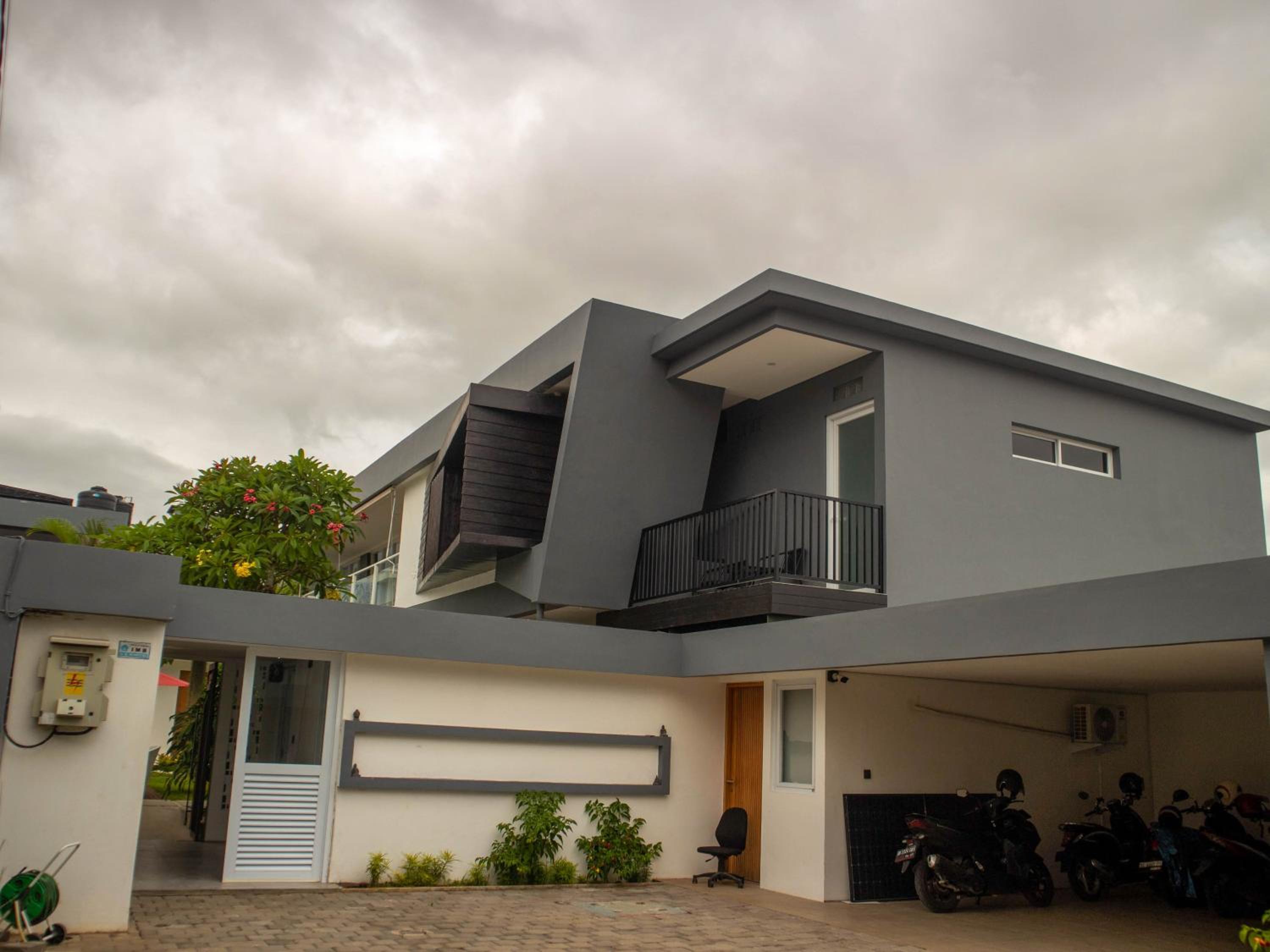Fynn & Vince Villa view 5