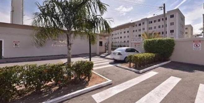 Apartamento com AR Condicionado splint, condomínio com piscina 2 Qts, próximo à praias e ao pavilhão de Carapina com portaria 24h