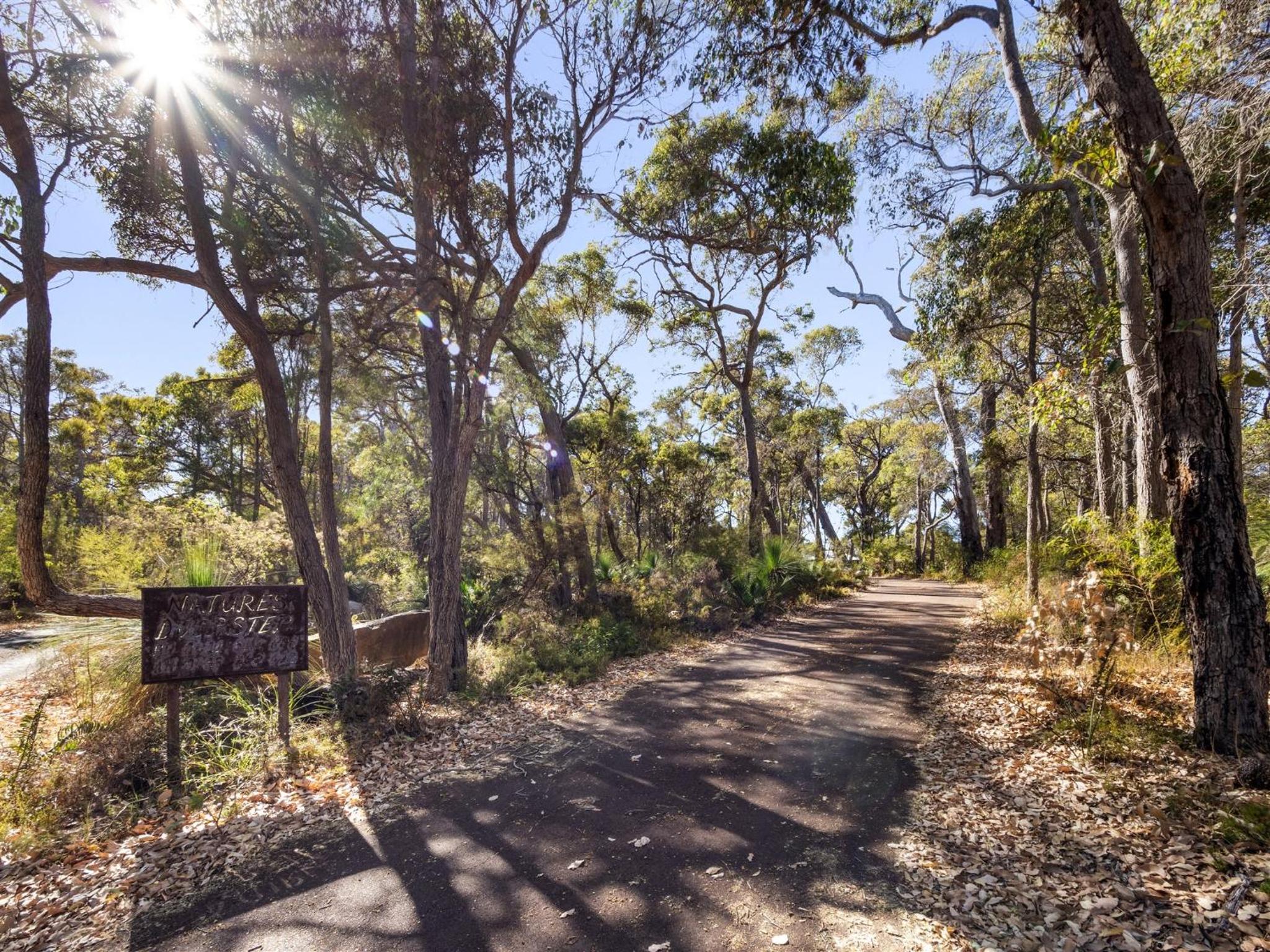 Nature's Doorstep - Redgate Beach NEW