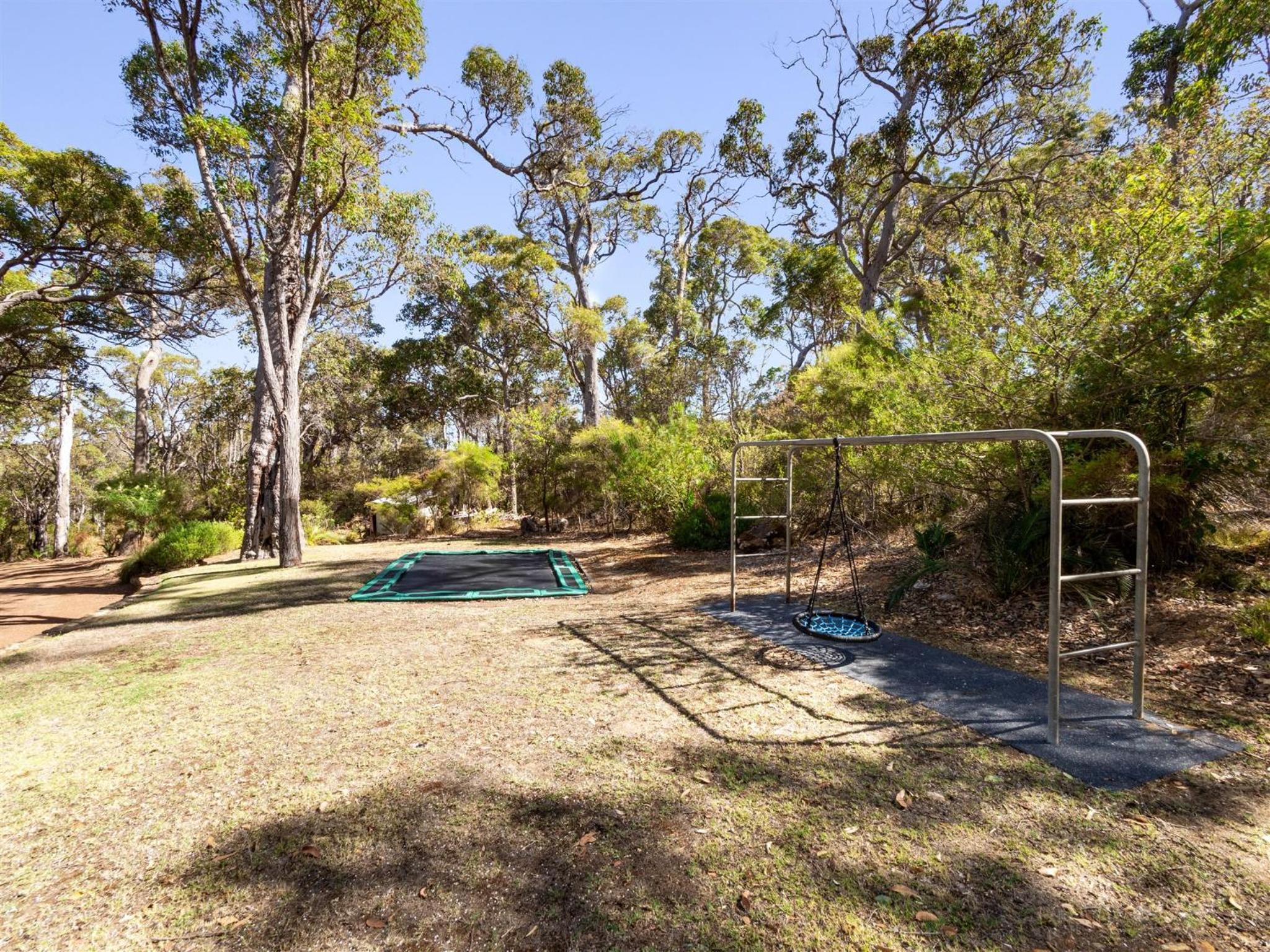 Nature's Doorstep - Redgate Beach NEW