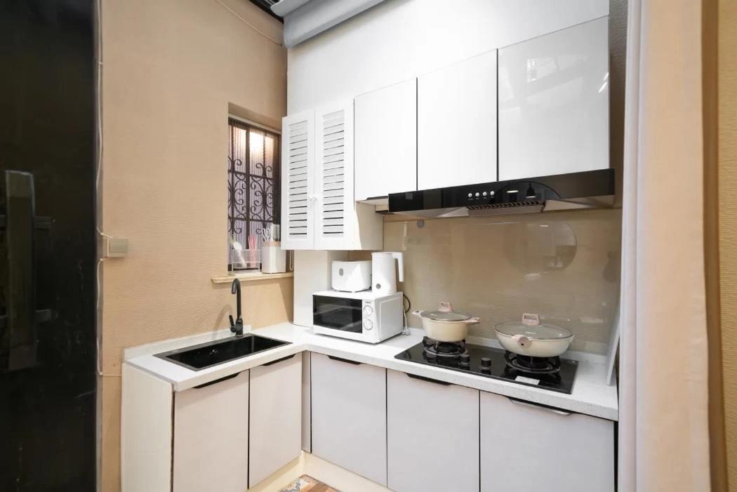 Shanghai Hills & Serendipity Family Boutique Near Line13 Mid Huaihai Road