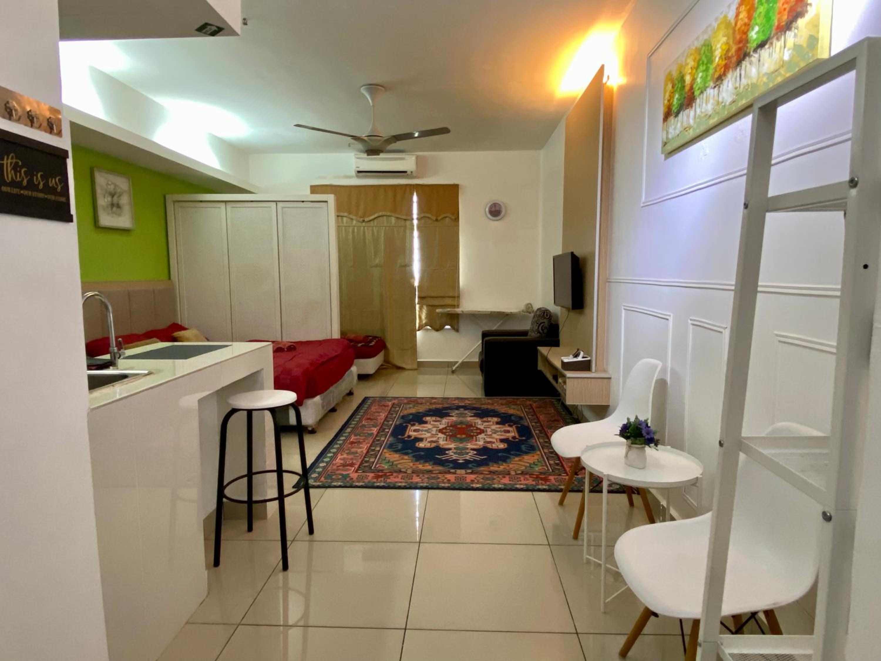 Private Studio Viana Court Service Apartment 3 with private parking photo 7