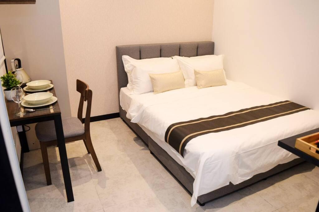 Neu Suites Studio Room - 3km to KLCC, 8 mins walk to LRT