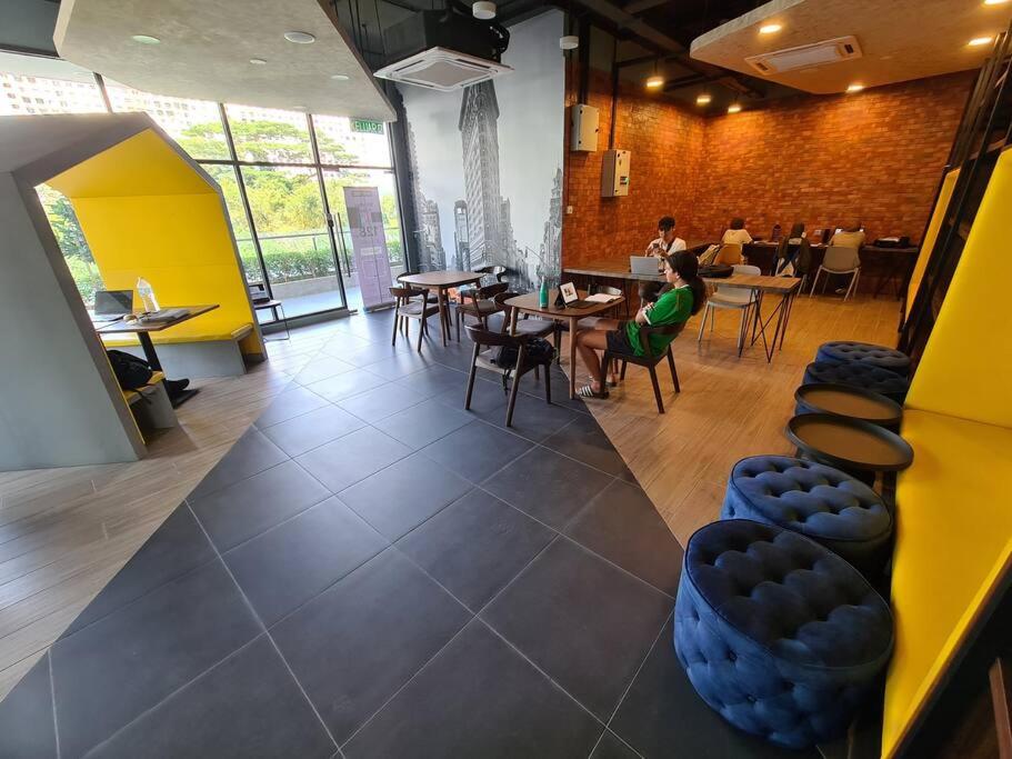 Neu Suites Studio Room - 3km to KLCC, 8 mins walk to LRT