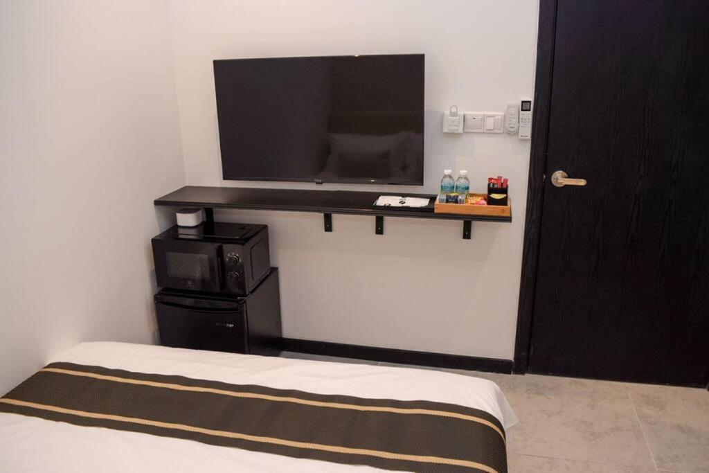 Neu Suites Studio Room - 3km to KLCC, 8 mins walk to LRT